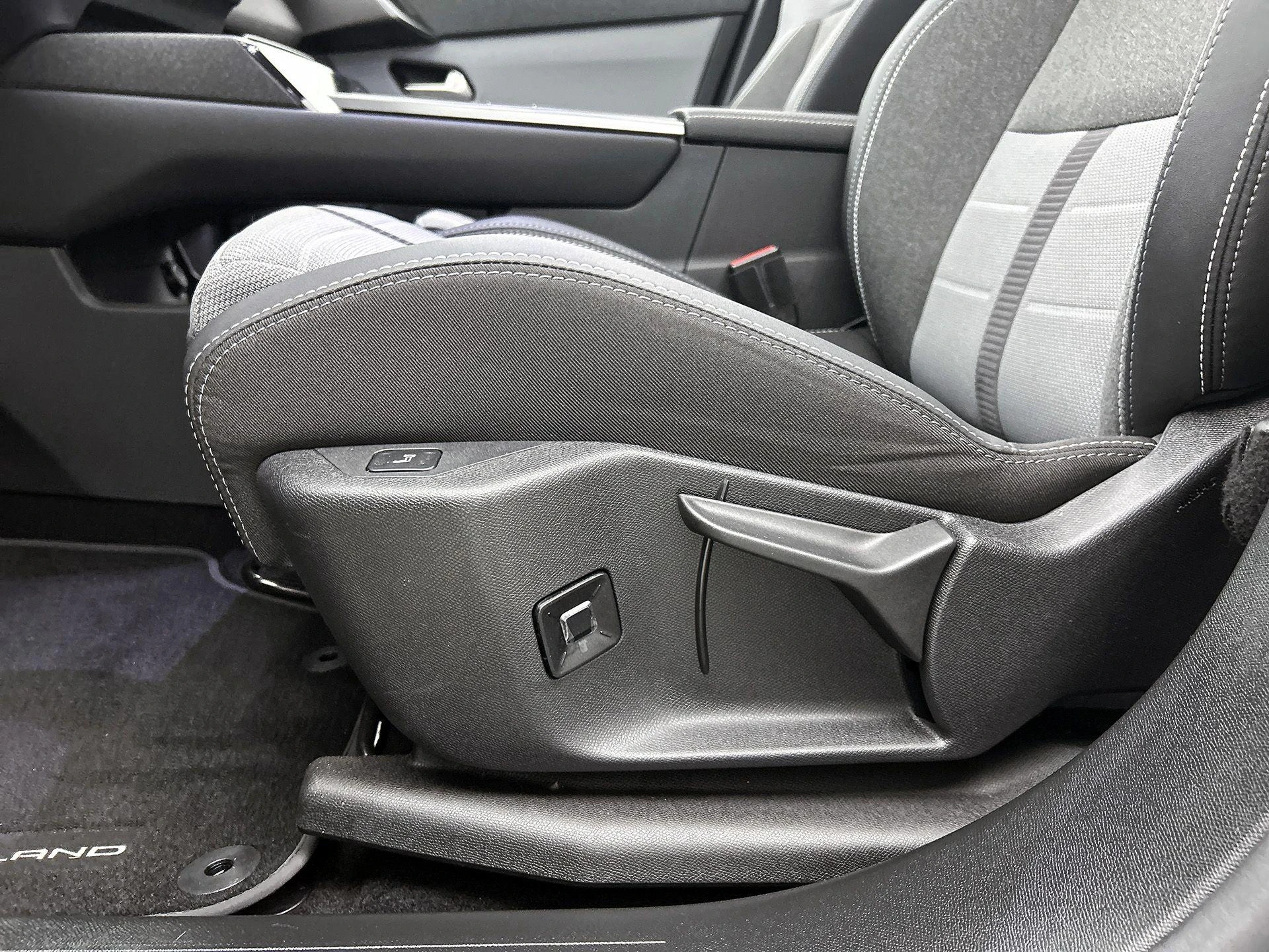 Opel-Grandland-image-20