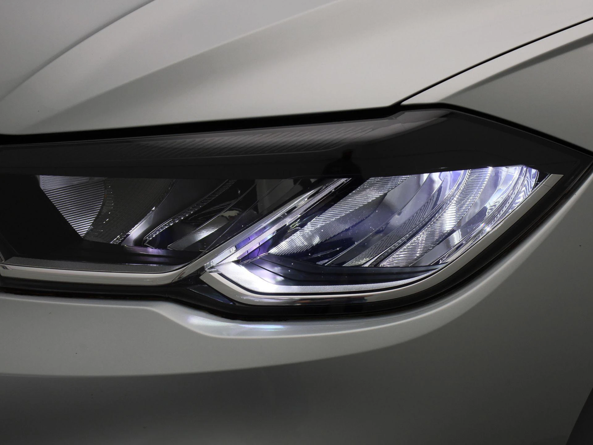 Volkswagen-Polo-image-13