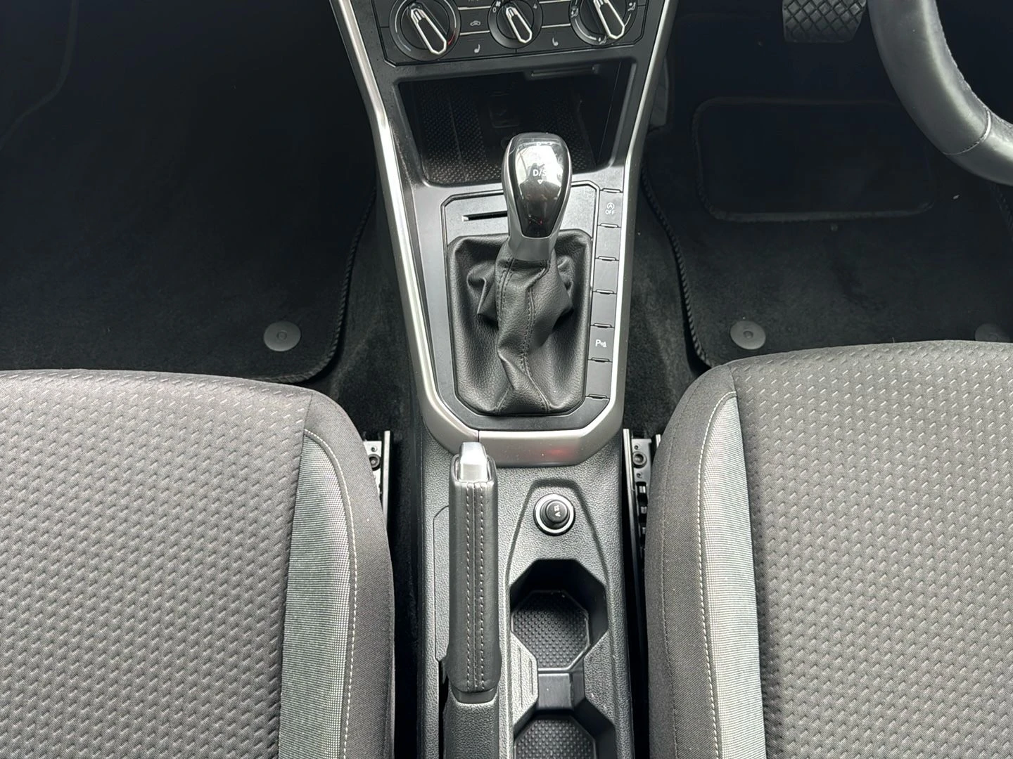 Volkswagen-Polo-image-11