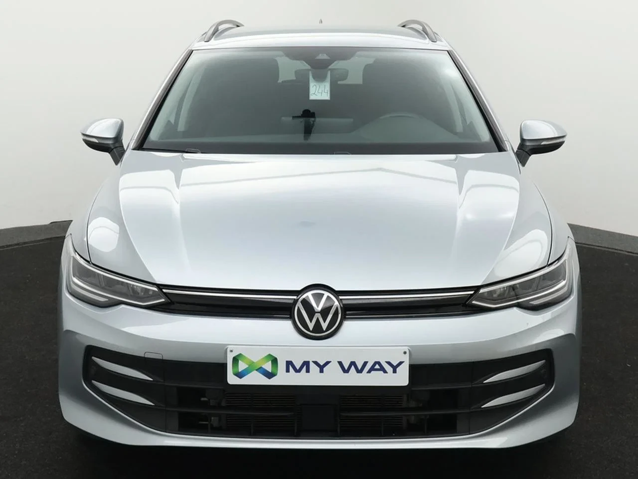 Volkswagen-Golf-image-1