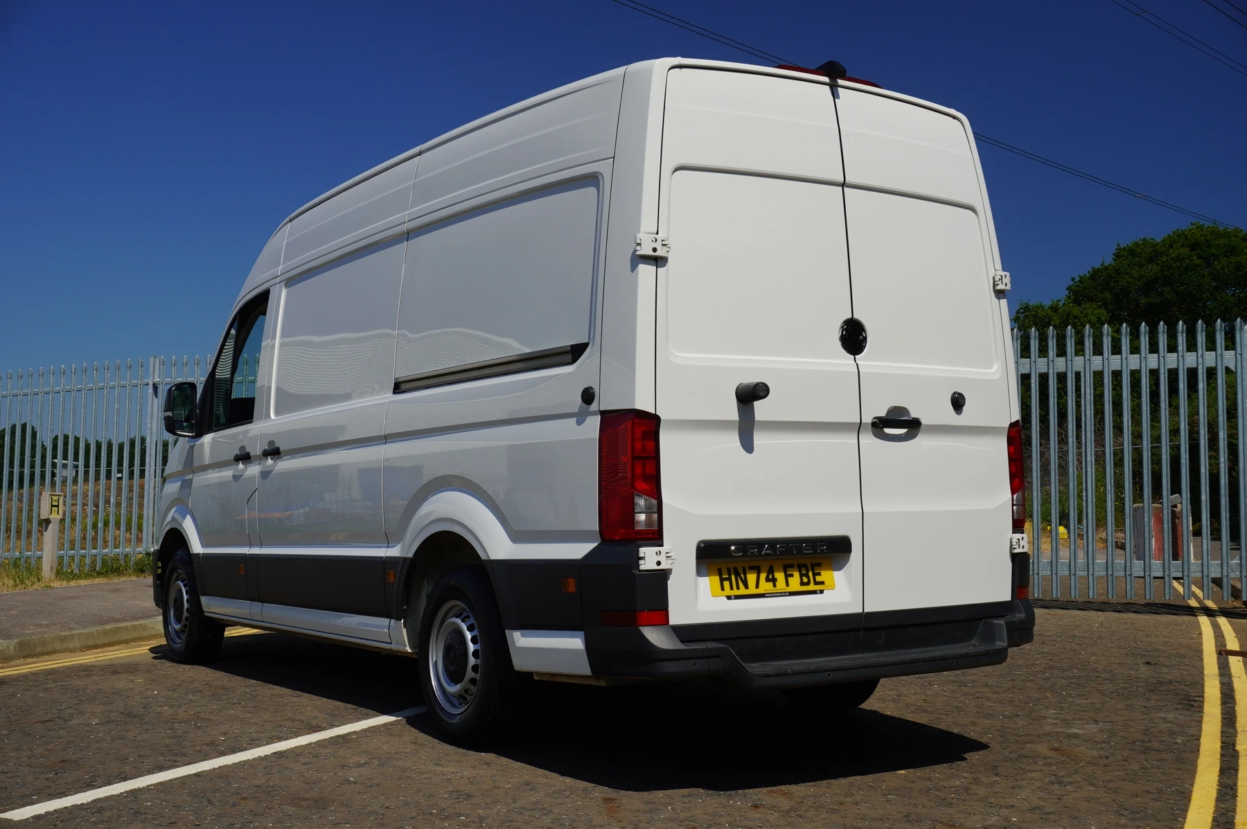Volkswagen-Crafter-image-2