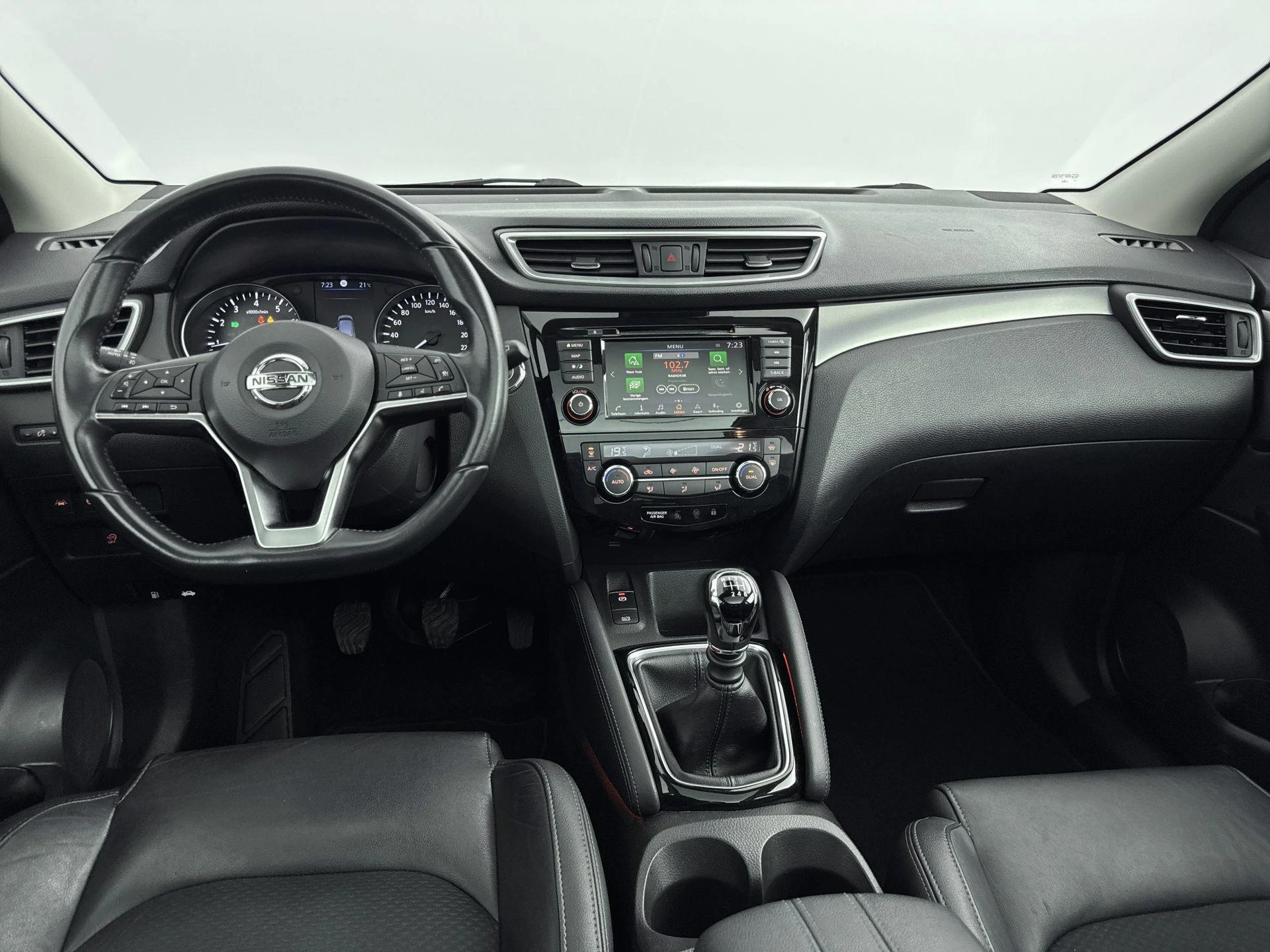 Nissan-QASHQAI-image-15