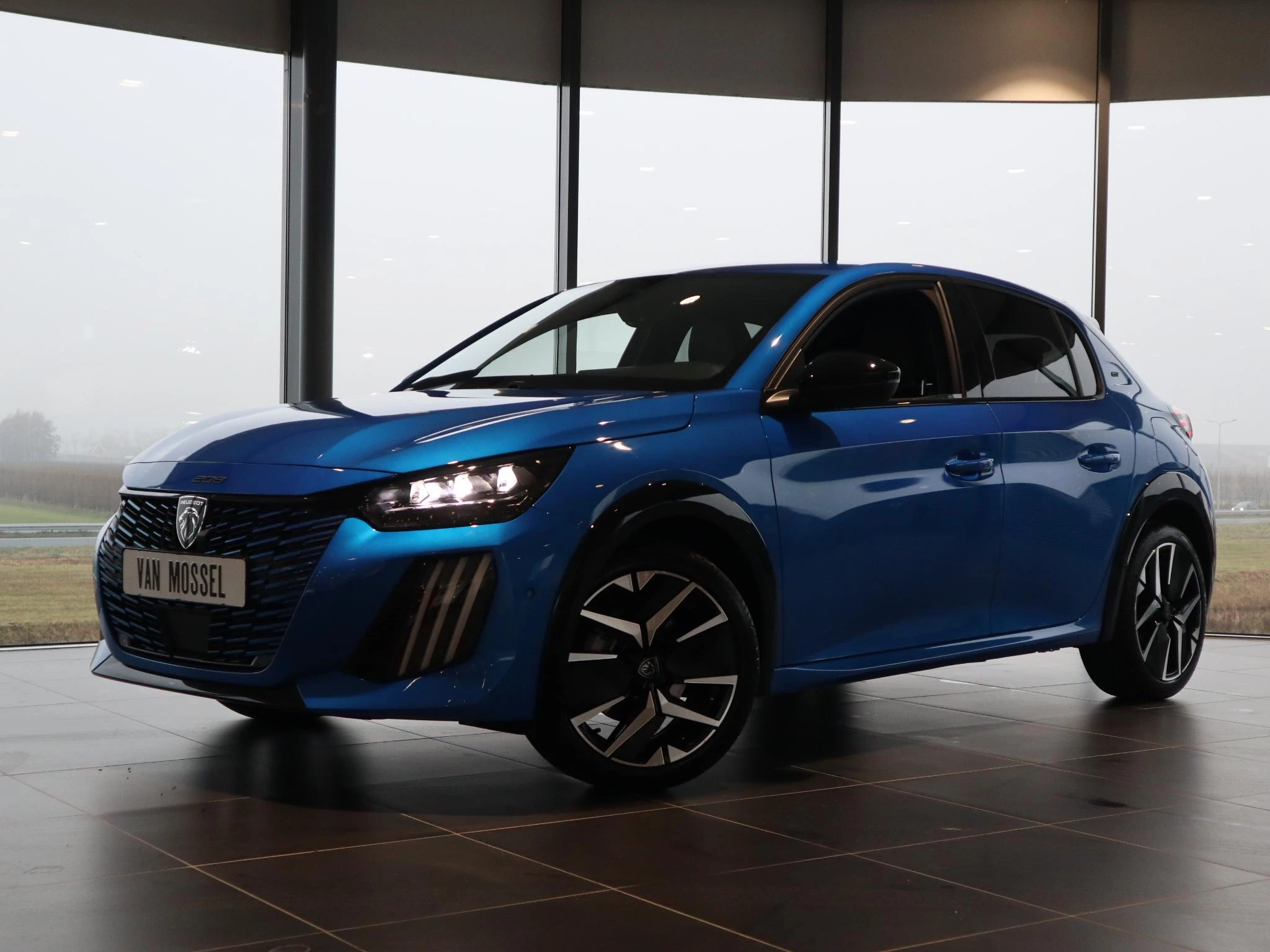 Peugeot-e-208-image-37