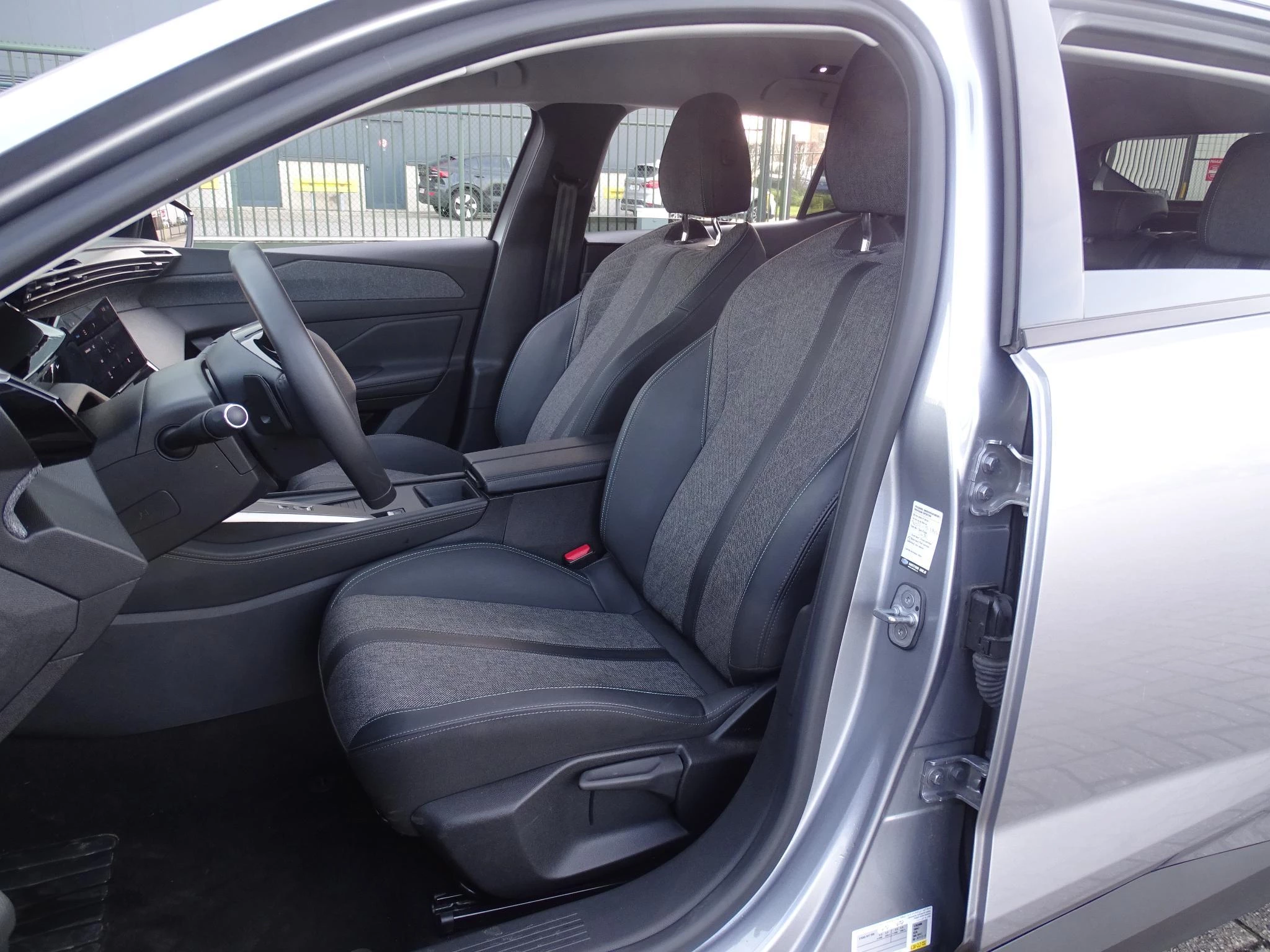 Peugeot 408 1.2T Allure automaat