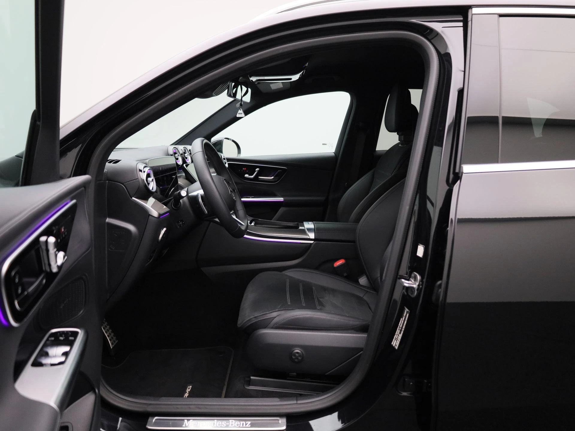 Mercedes-Benz-GLC-image-10