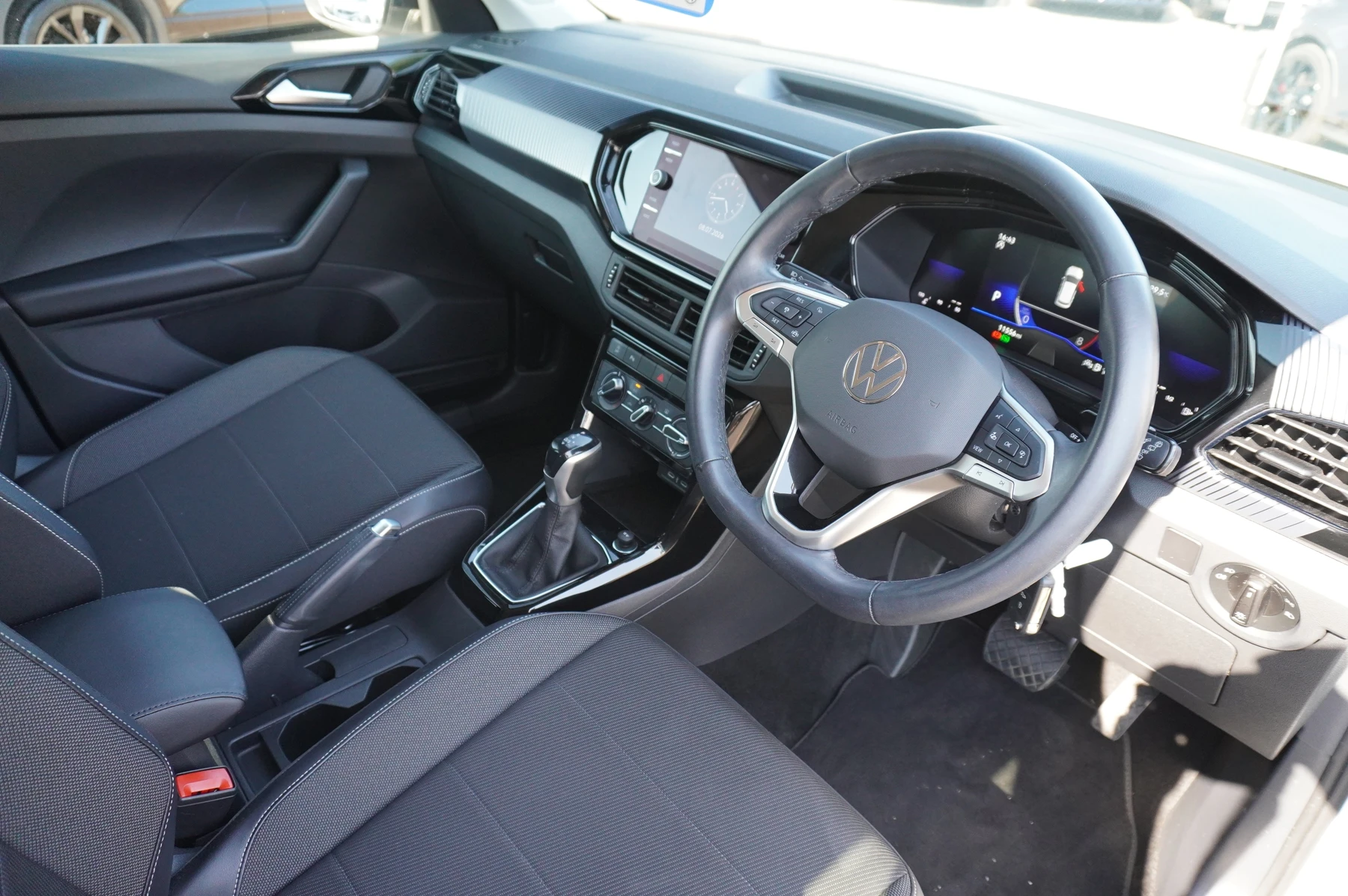 Volkswagen-T-Cross-image-4