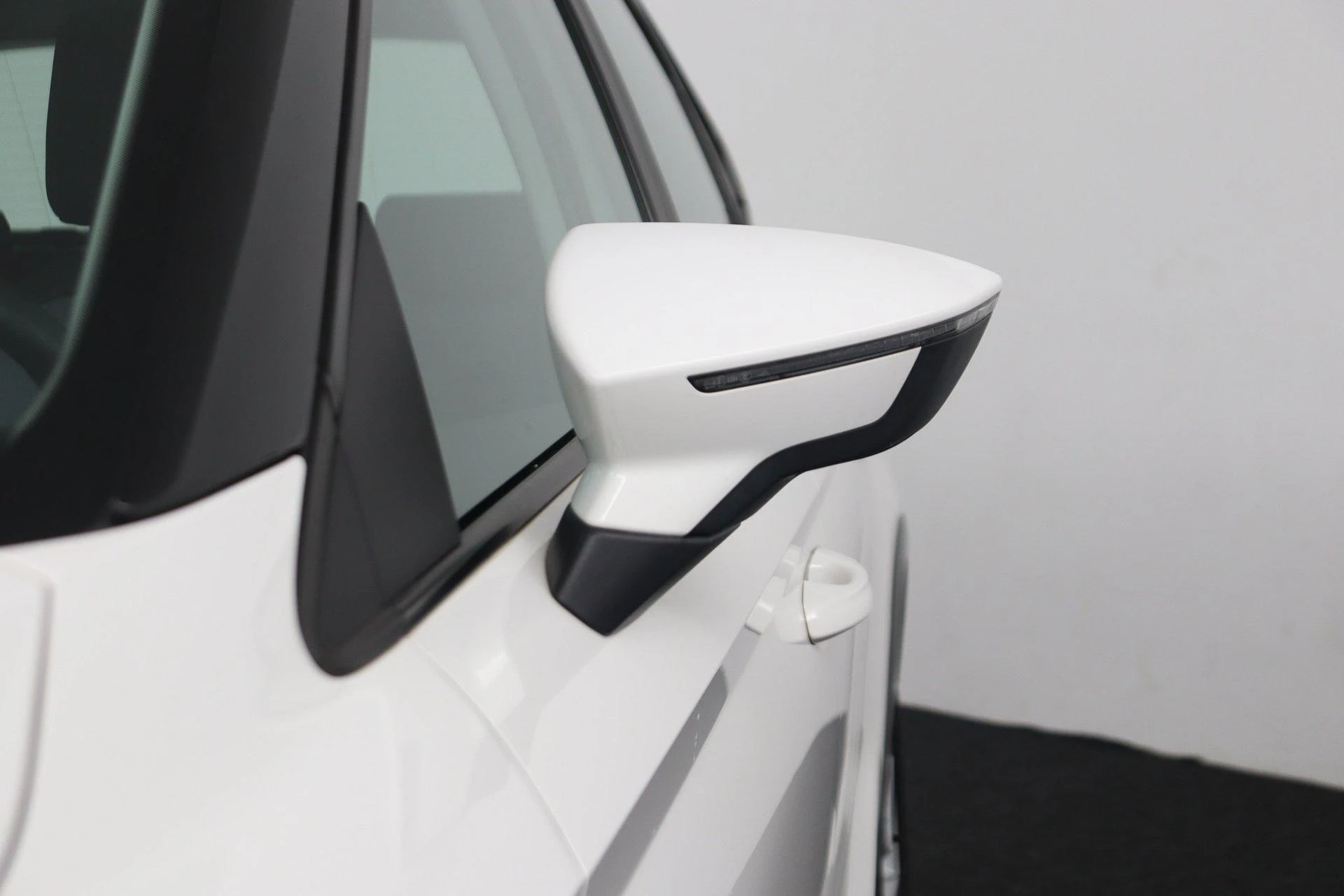 SEAT-Arona-image-10