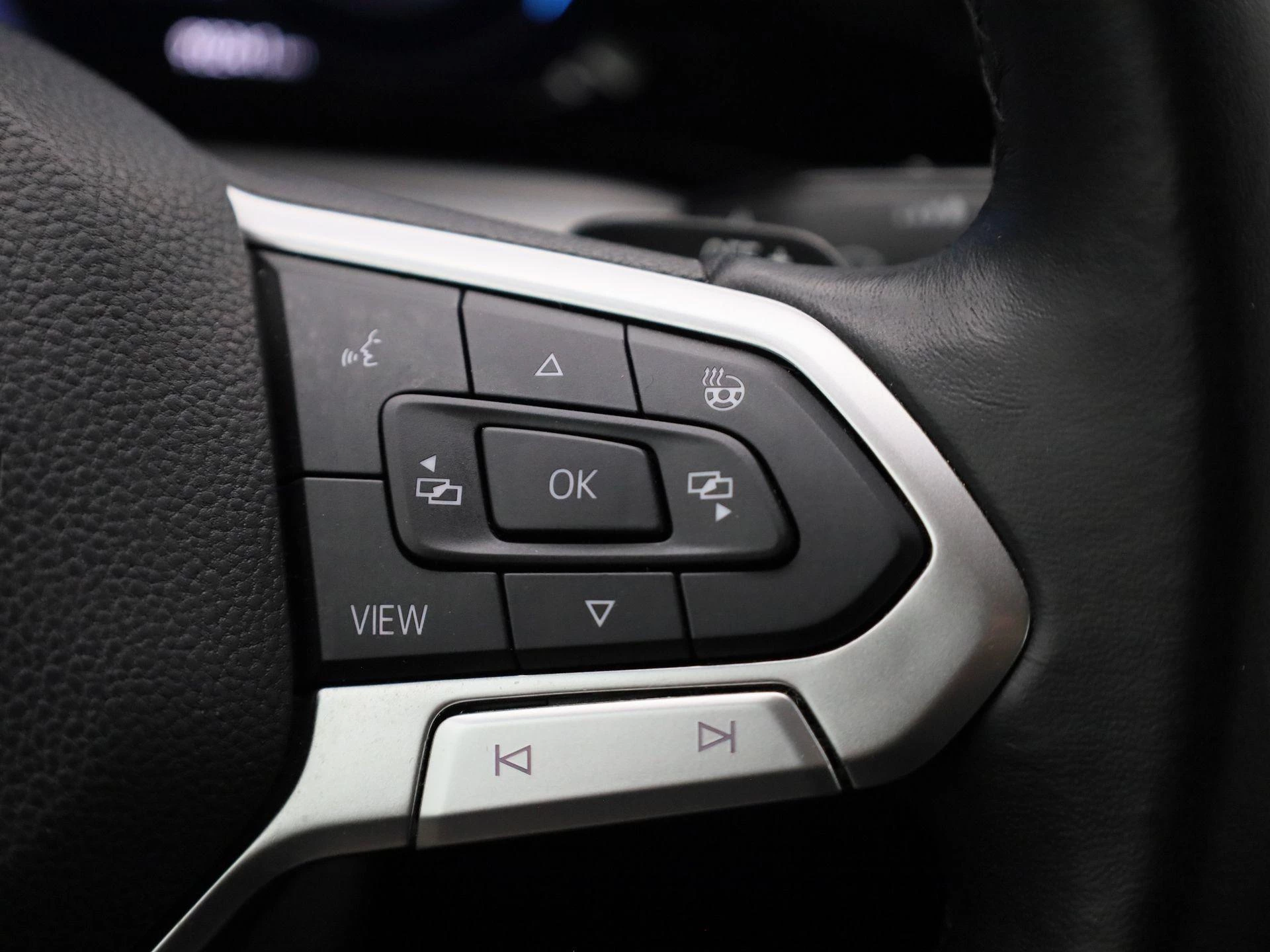 Volkswagen-Golf-image-21