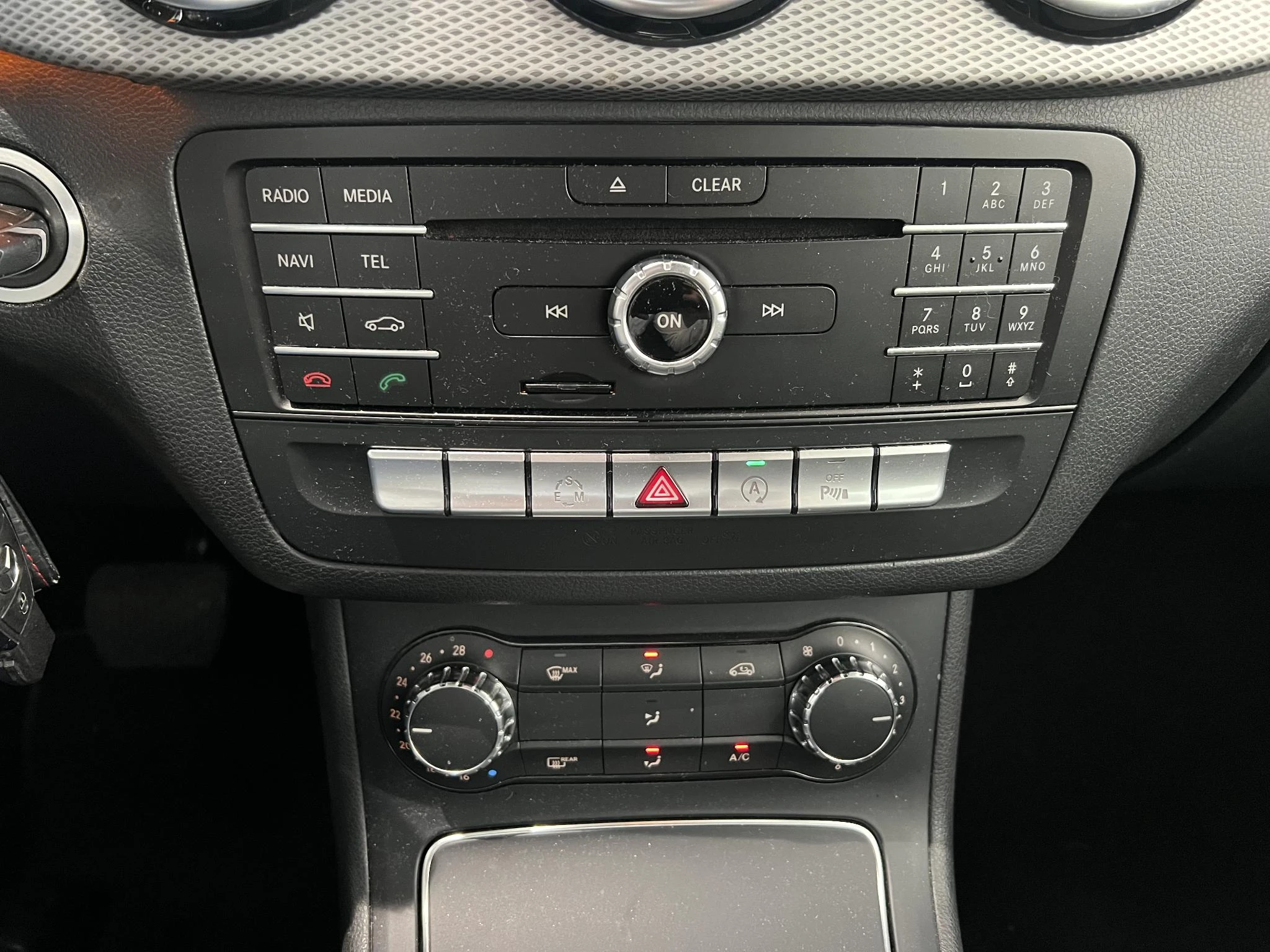 Mercedes-Benz-B-Klasse-image-18