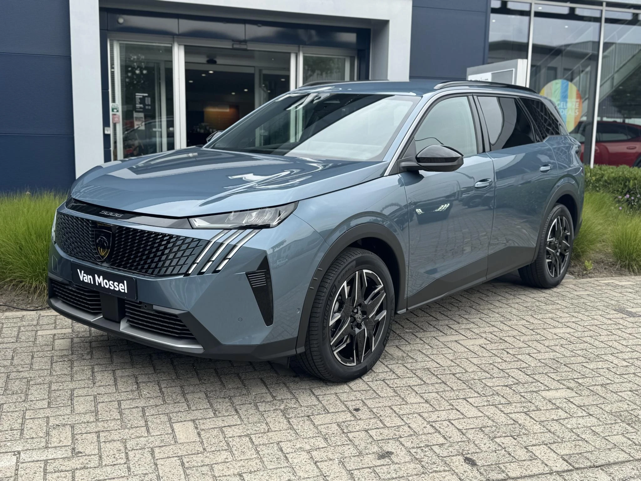 Peugeot-5008-image-1