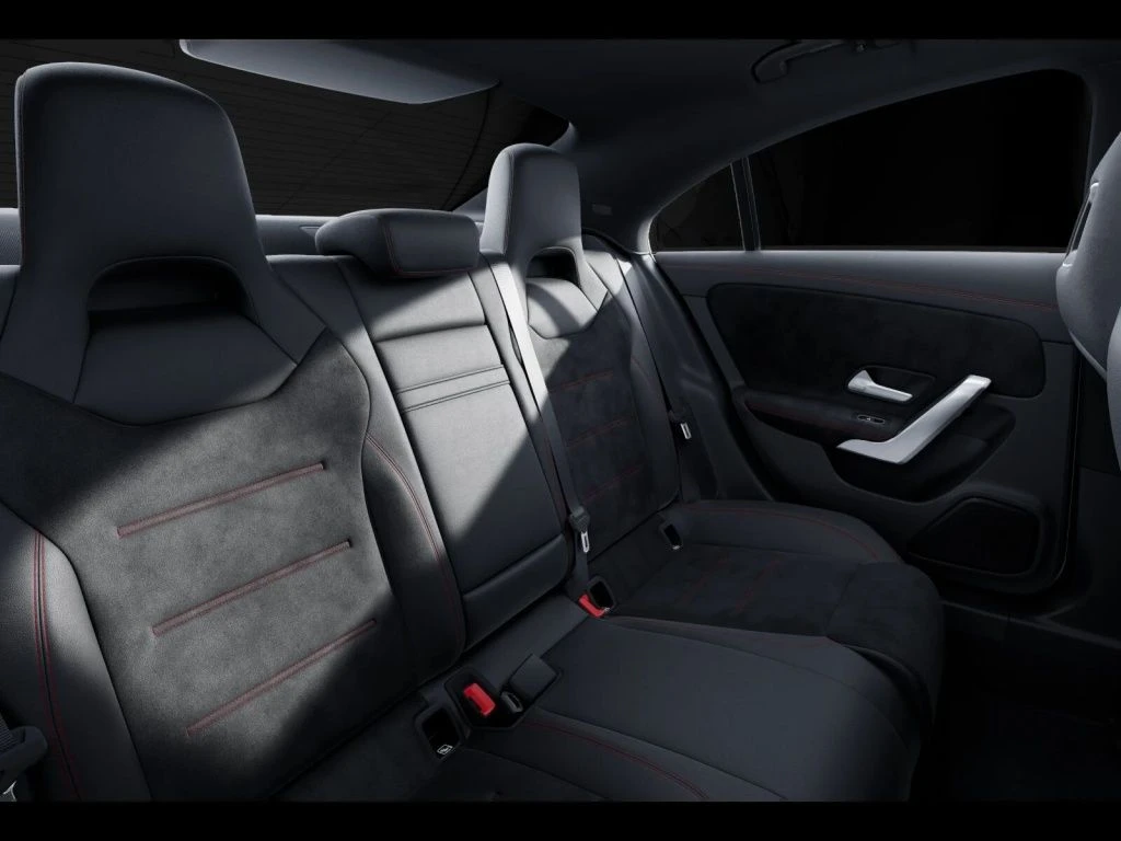 Mercedes-Benz-CLA 200-image-11