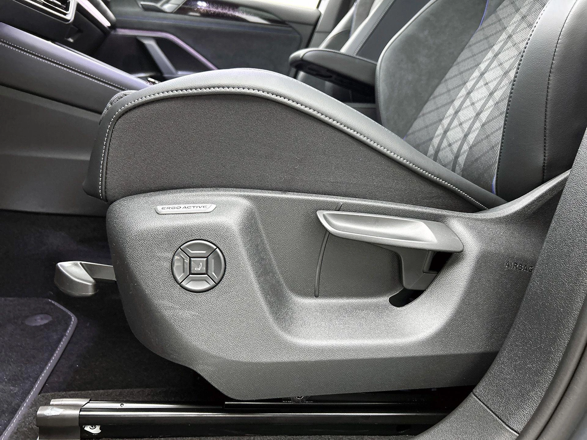 Volkswagen Tayron 1.5 eHybrid R-Line Edition