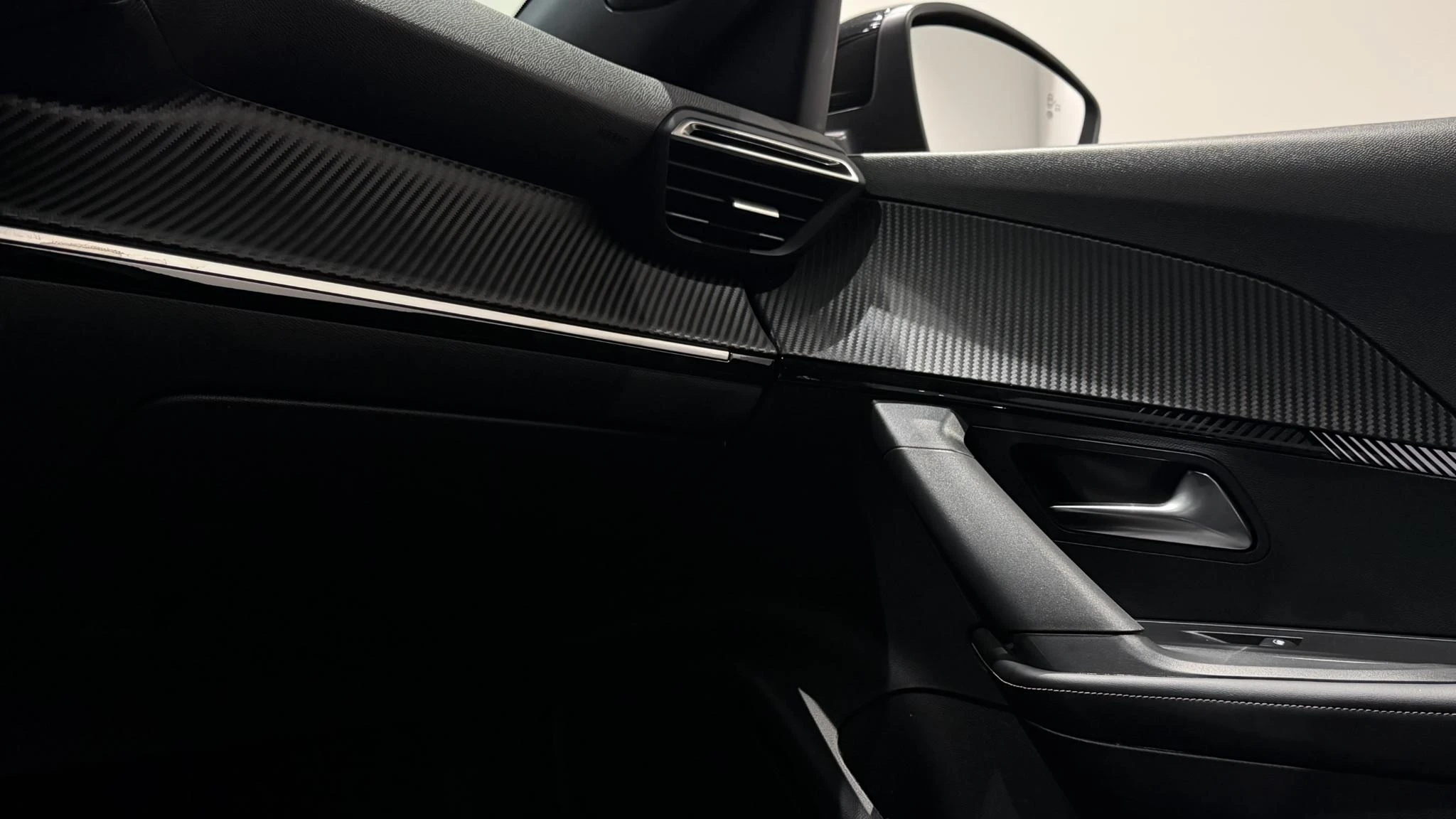 Peugeot-e-2008-image-14