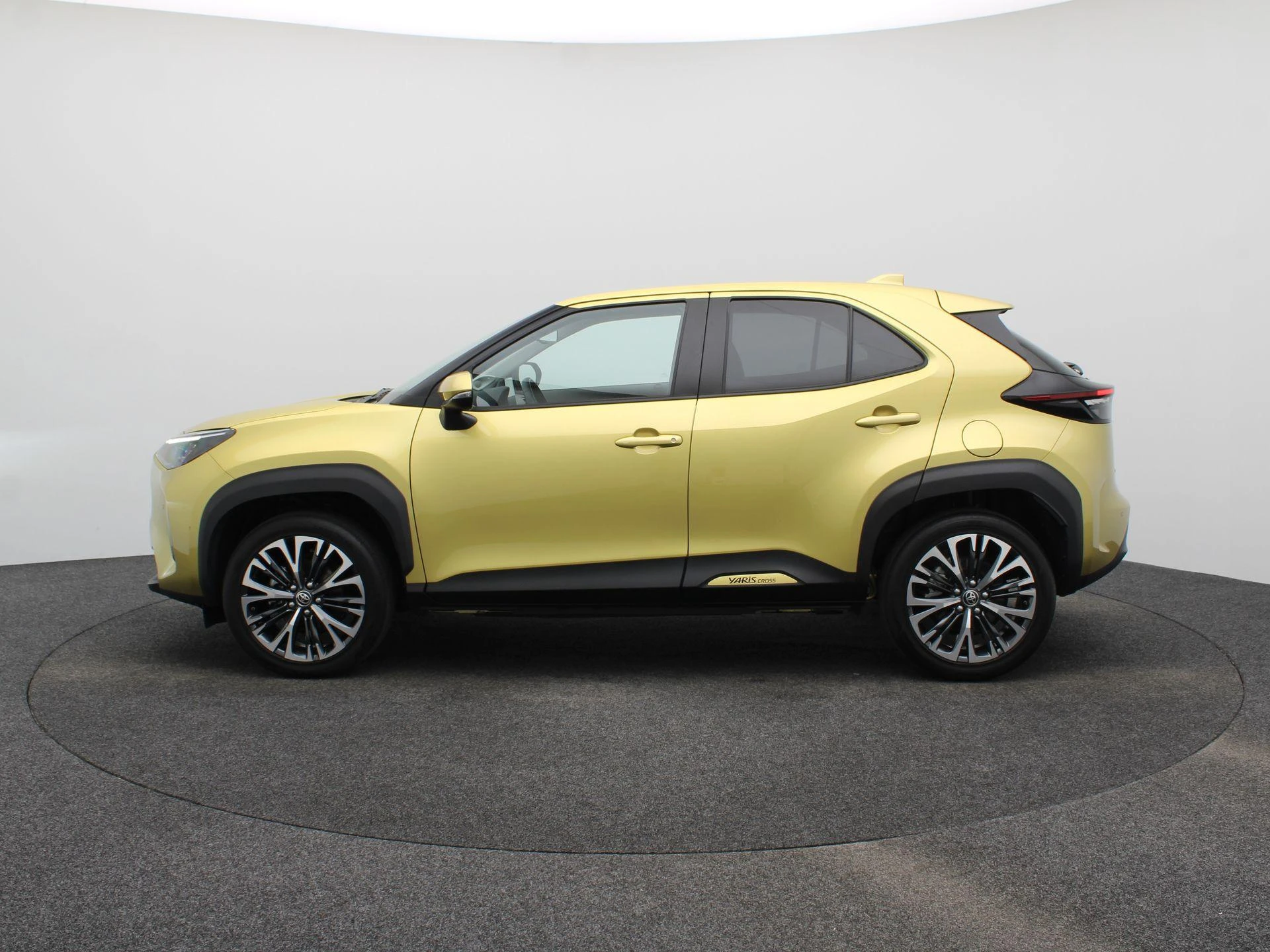 Toyota-Yaris Cross-image-5