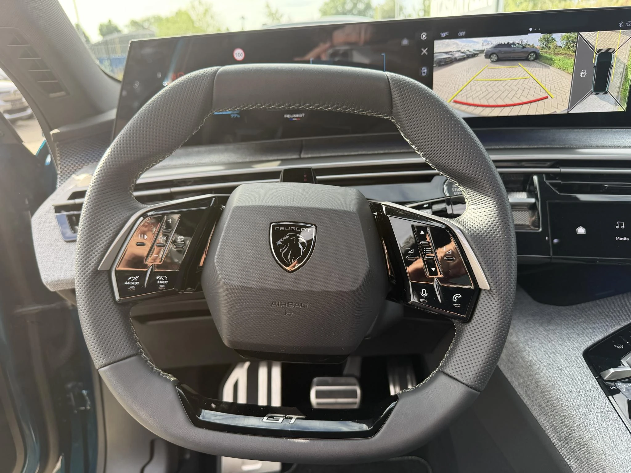 Peugeot-e-3008-image-4