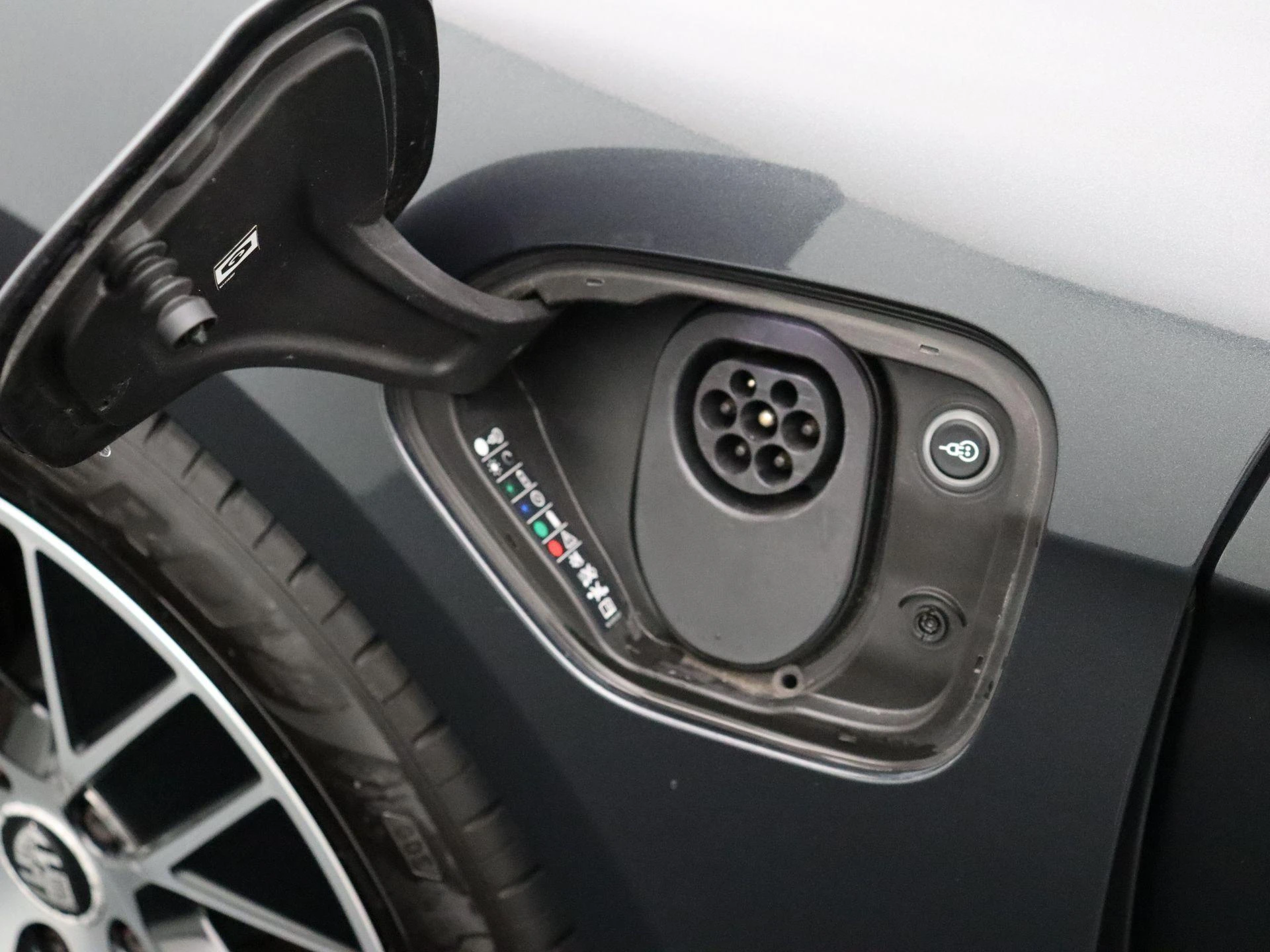Porsche-Taycan-image-7