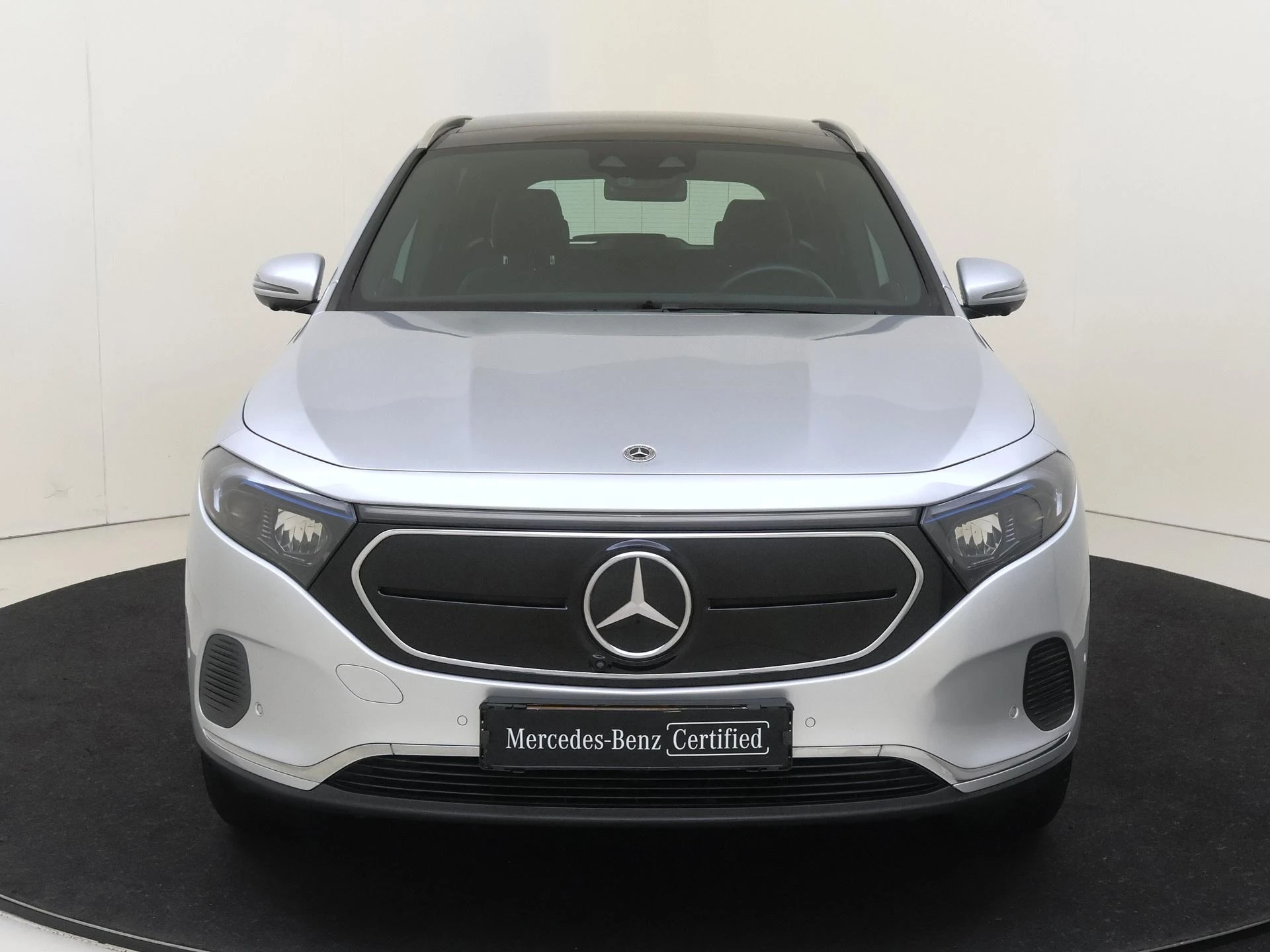 Mercedes-Benz-EQA-image-5