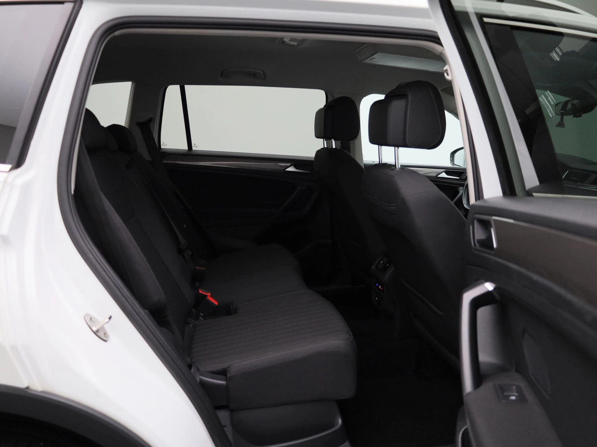 Volkswagen-Tiguan-image-40
