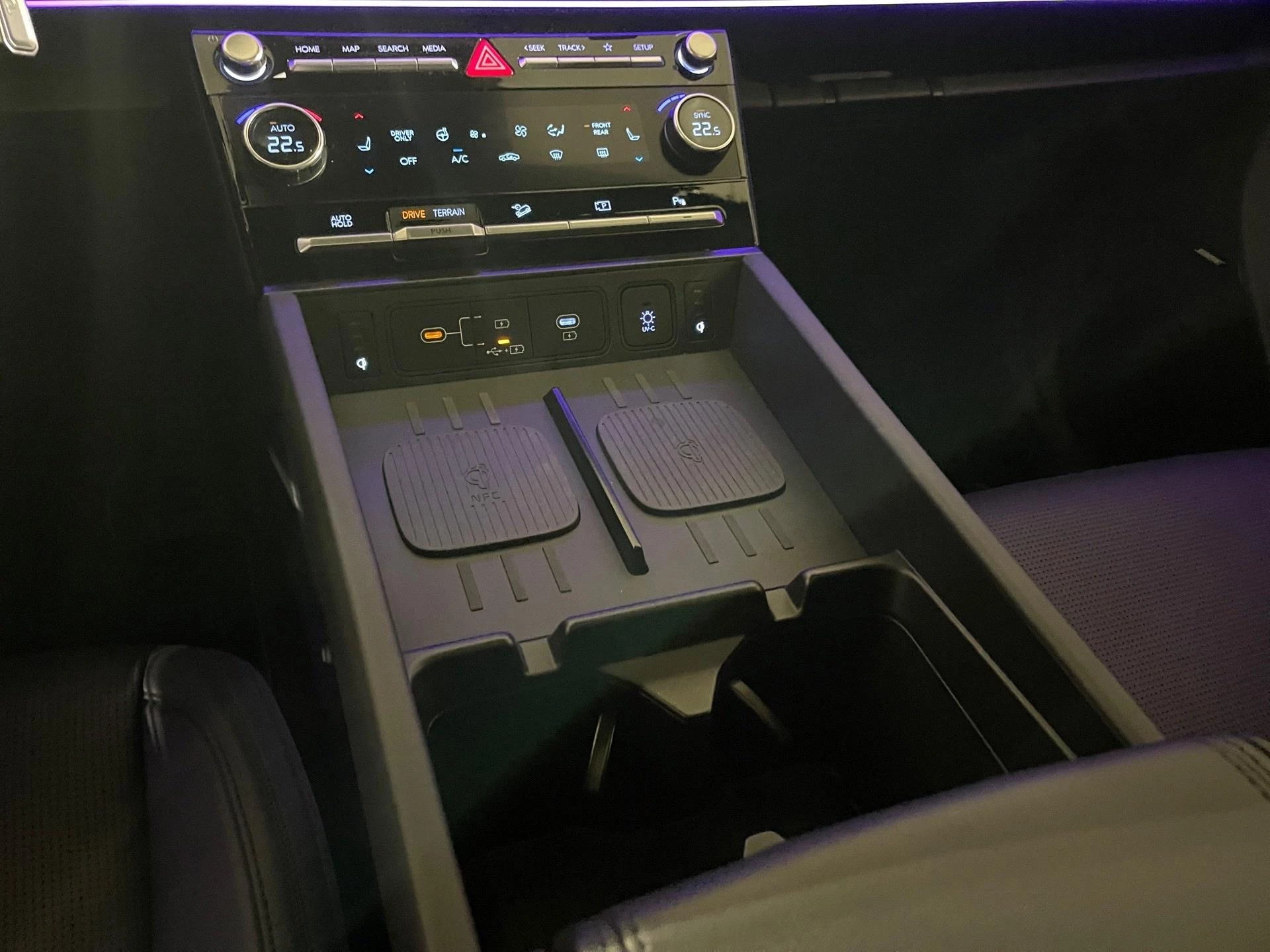 Hyundai-Santa Fe-image-9