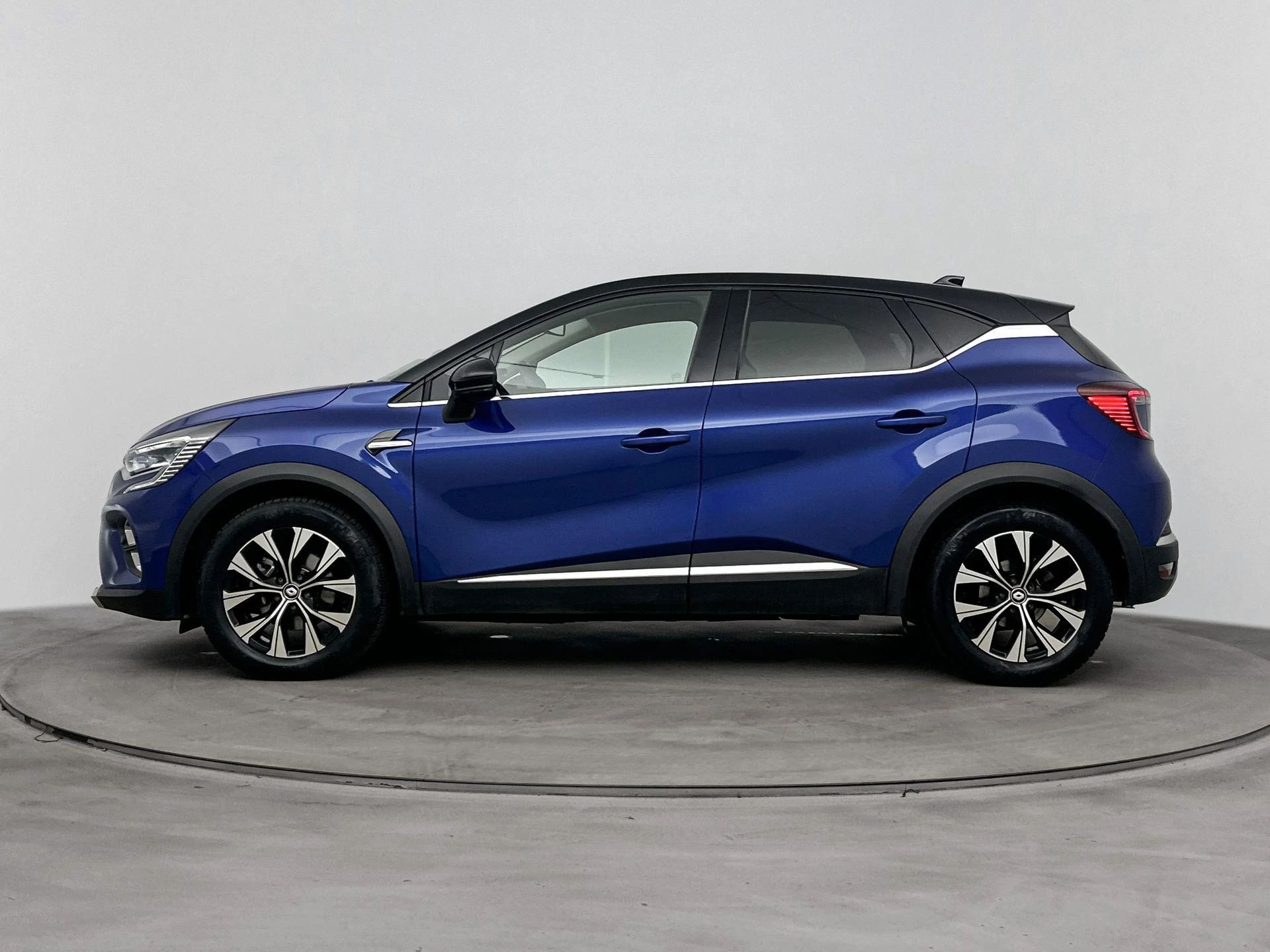 Renault-Captur-image-1