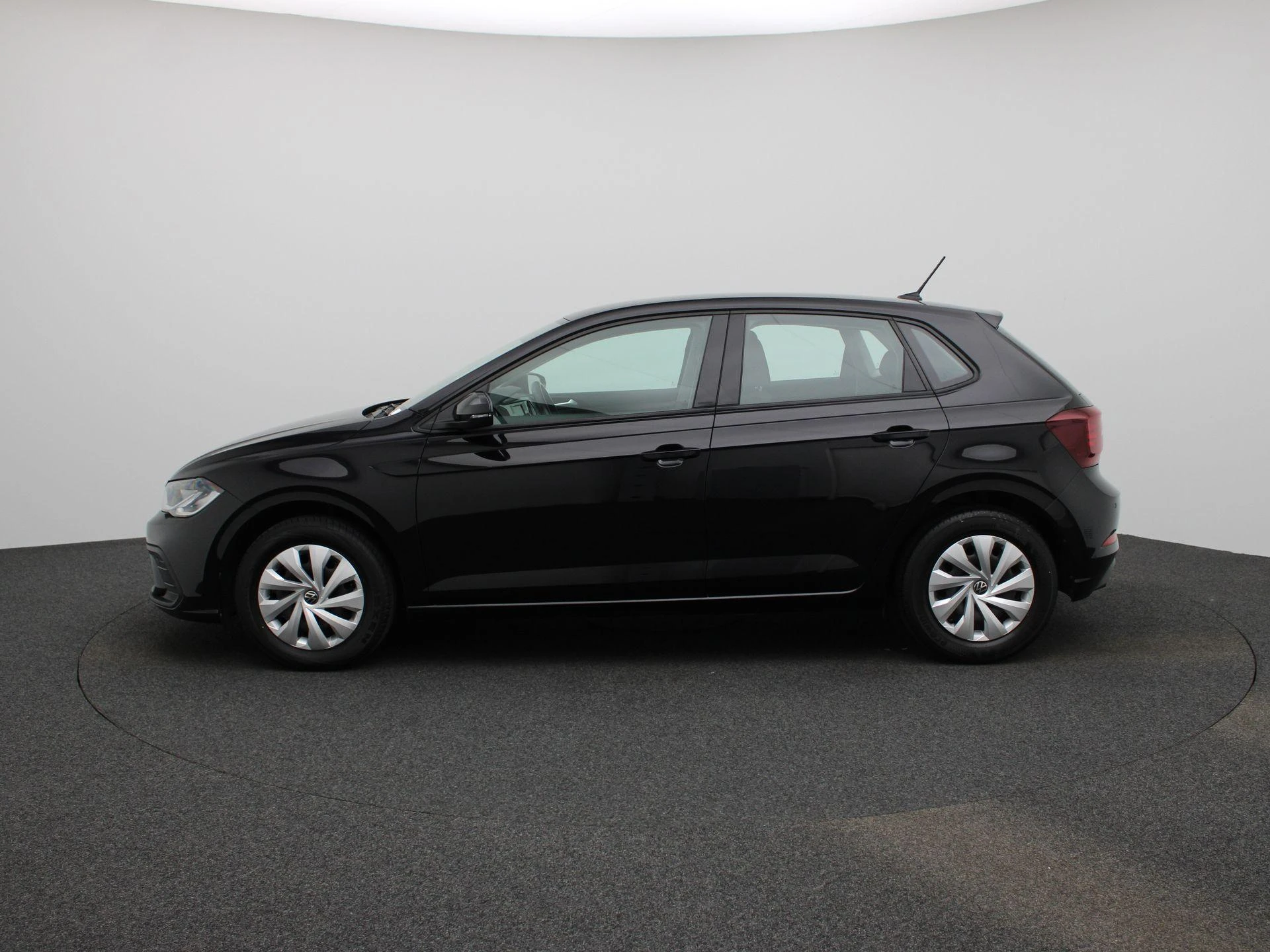 Volkswagen-Polo-image-4