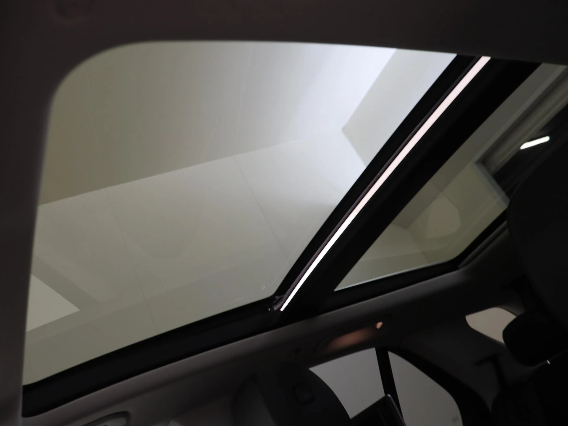 Mercedes-Benz-GLE-image-26