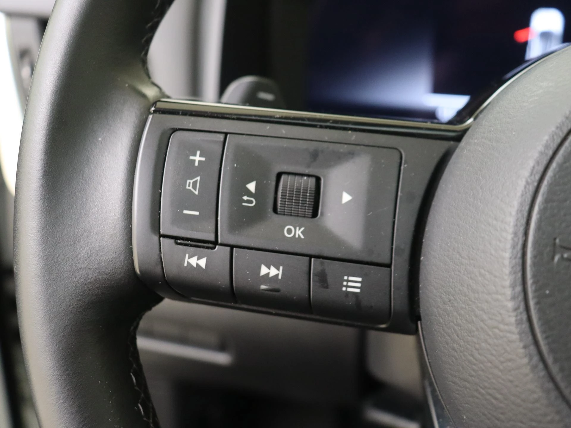 Nissan-QASHQAI-image-11