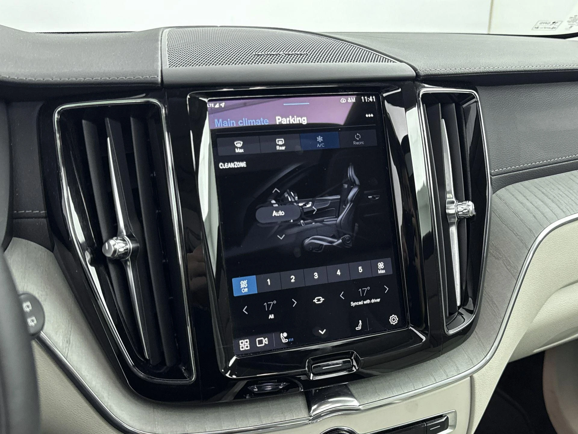 Volvo-XC60-image-23