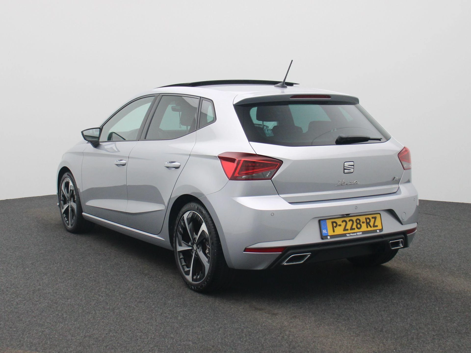 SEAT-Ibiza-image-1