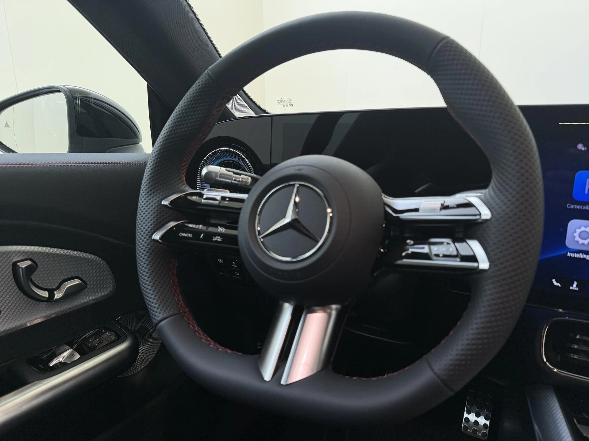 Mercedes-Benz-CLA-image-9