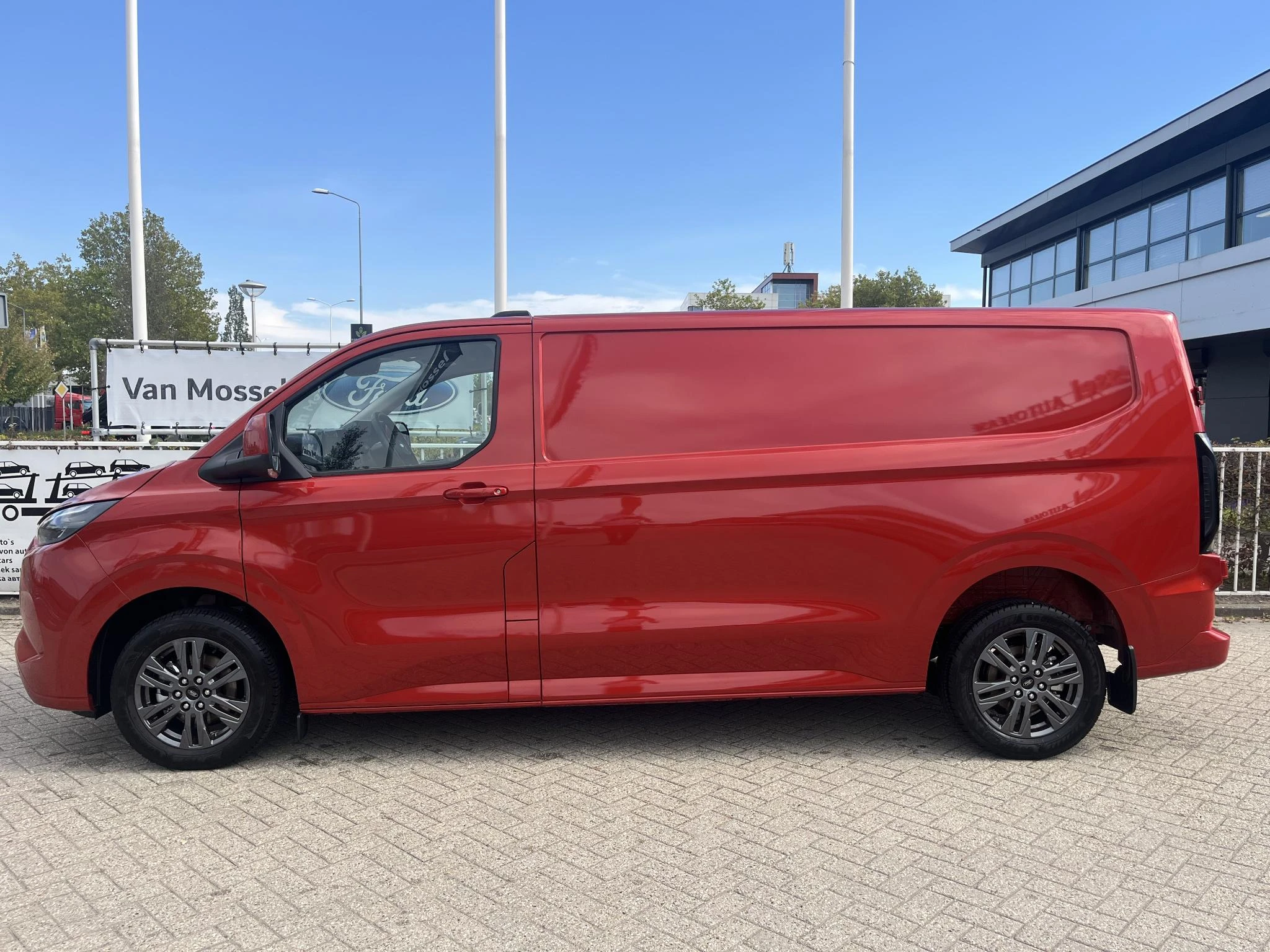 Ford-Transit Custom-image-6