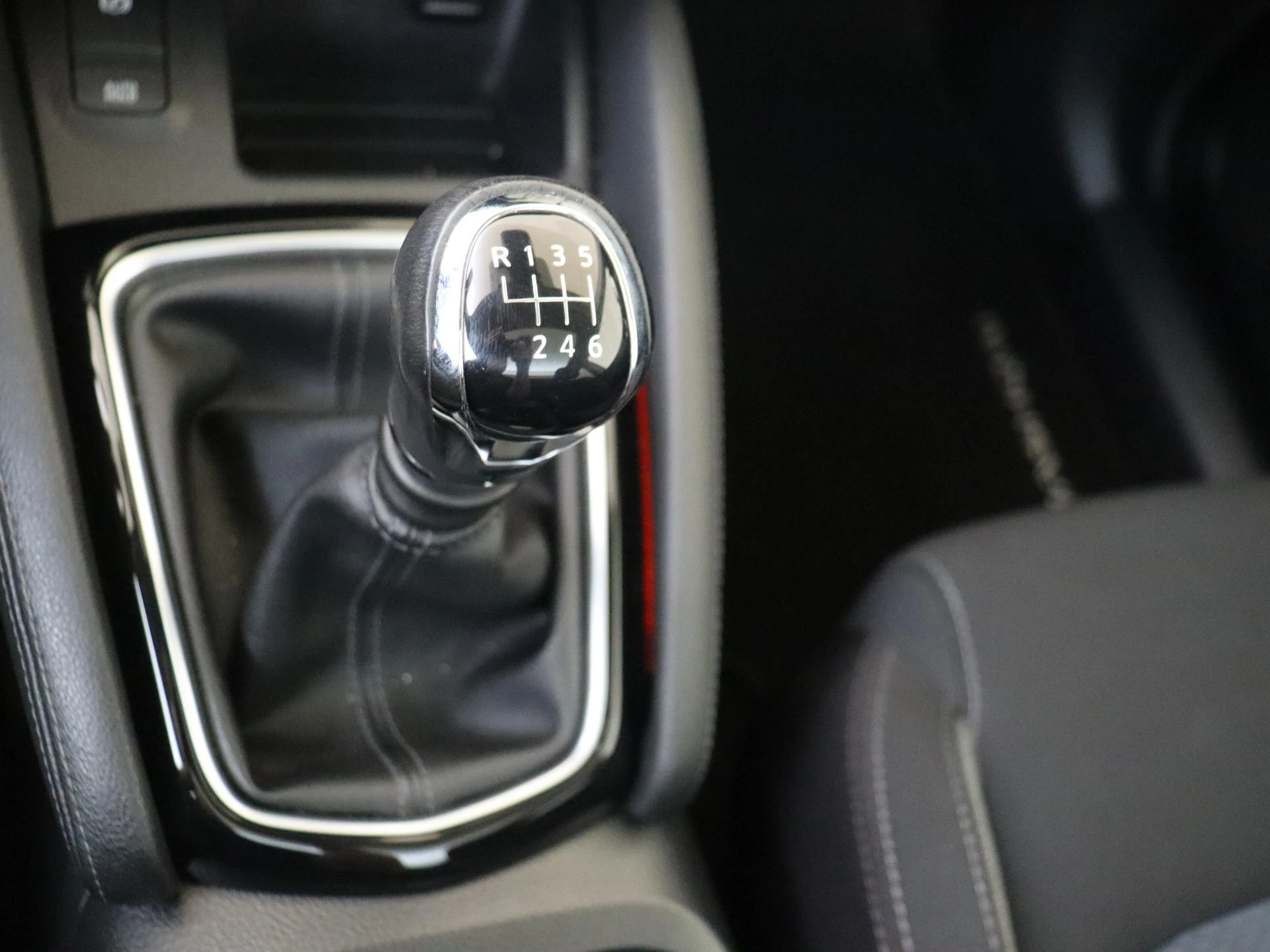Nissan-QASHQAI-image-13