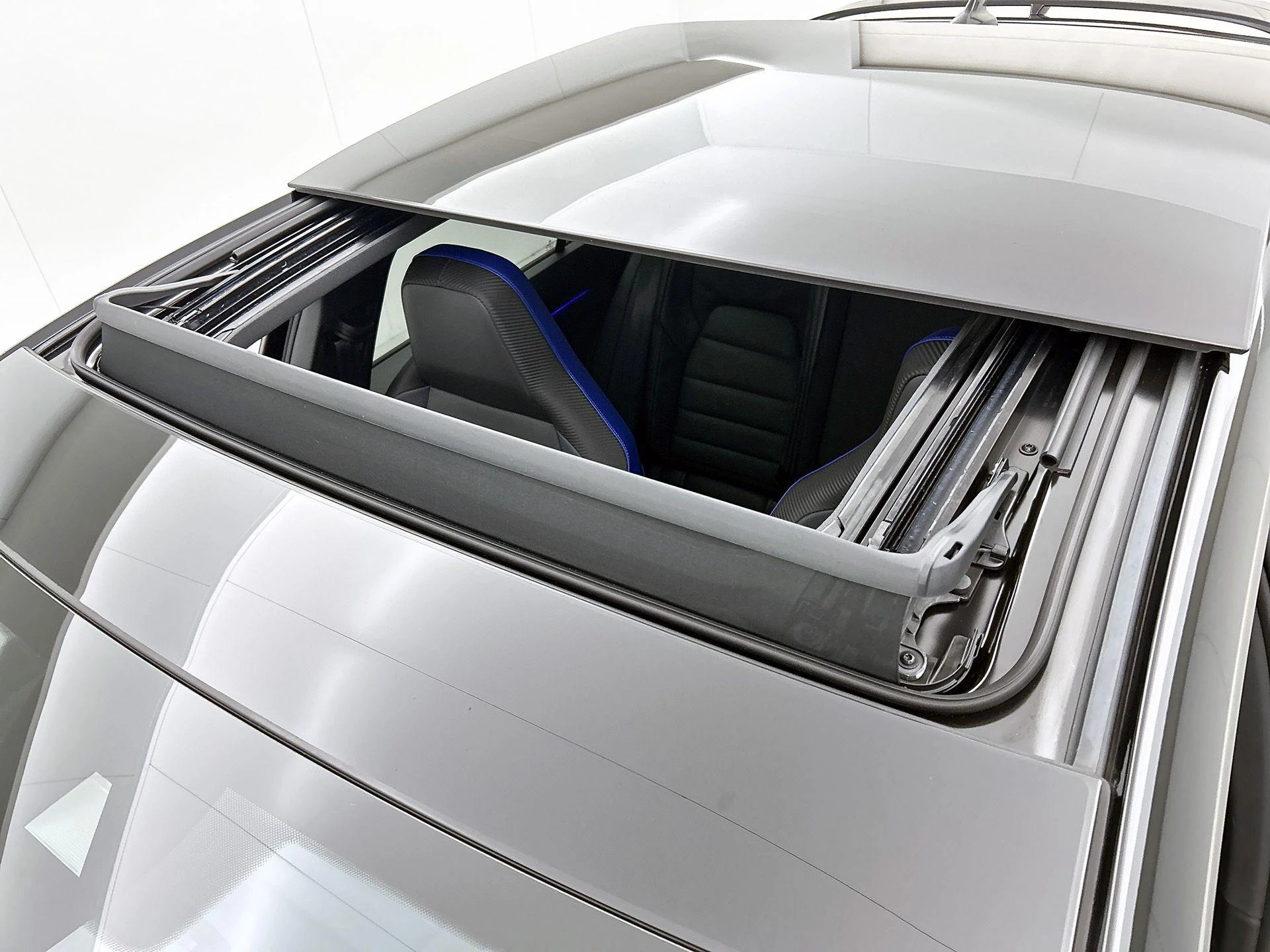 Volkswagen-Golf-image-35