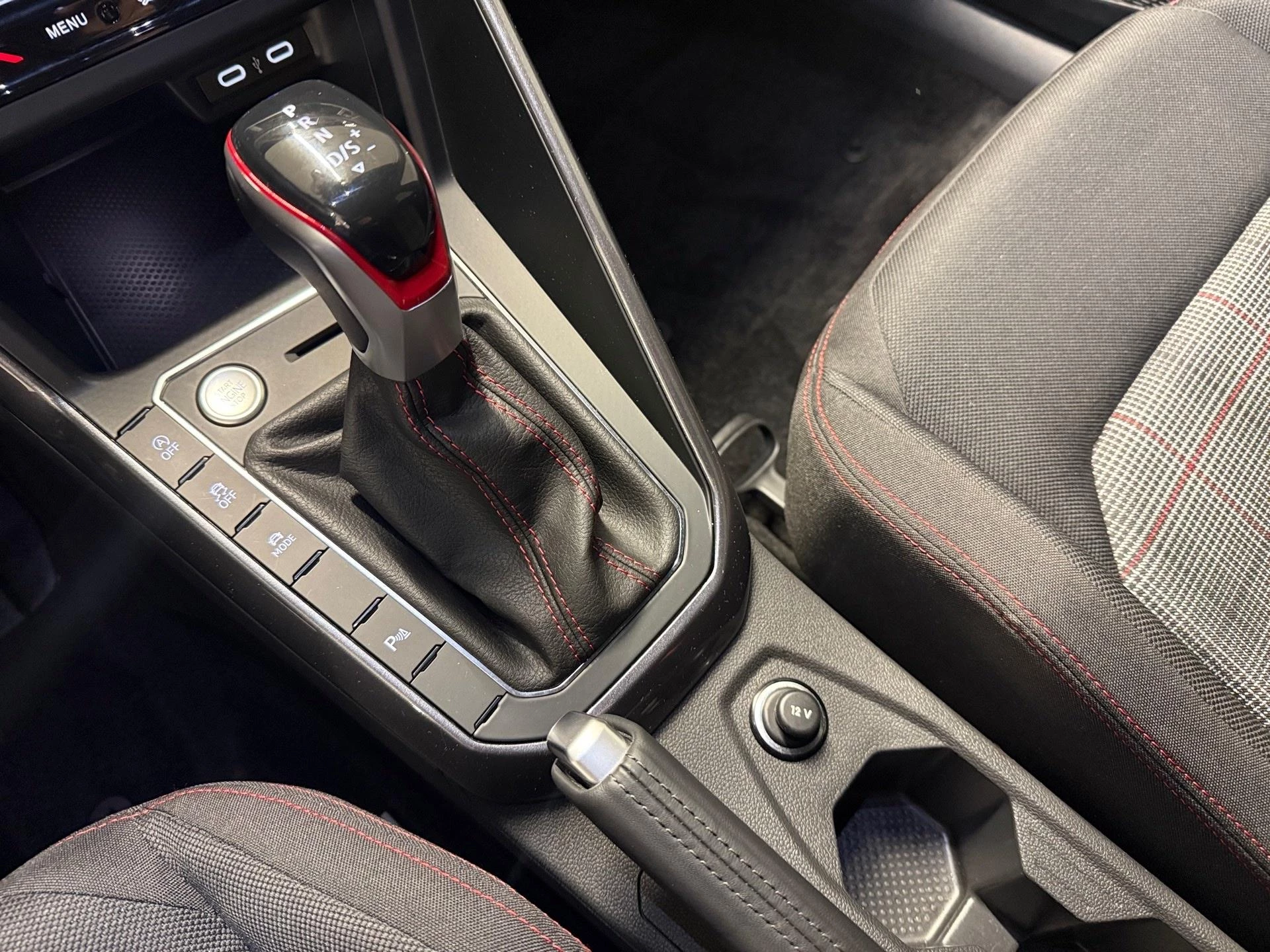 Volkswagen-Polo-image-9