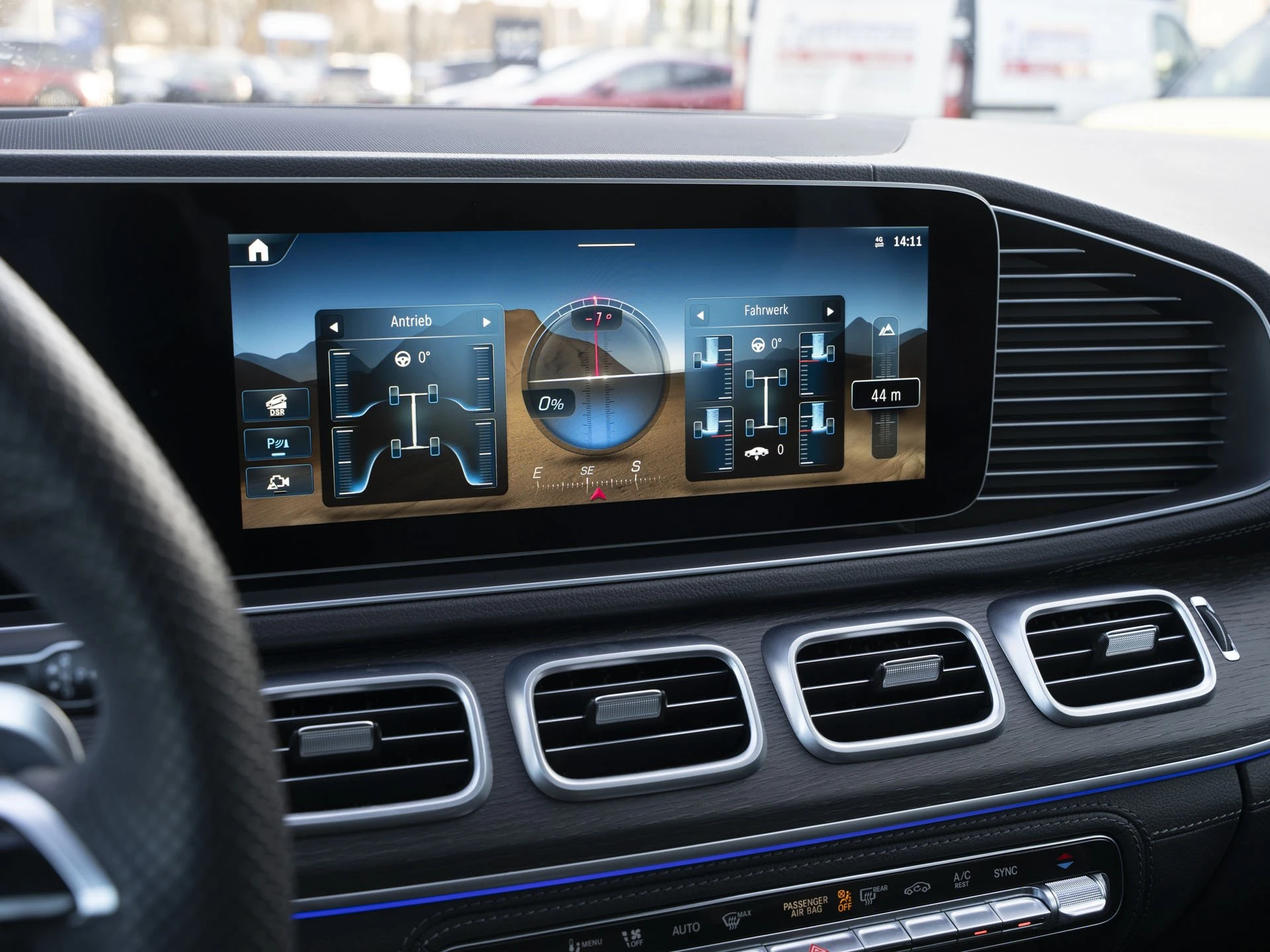 Mercedes-Benz-GLE-image-16