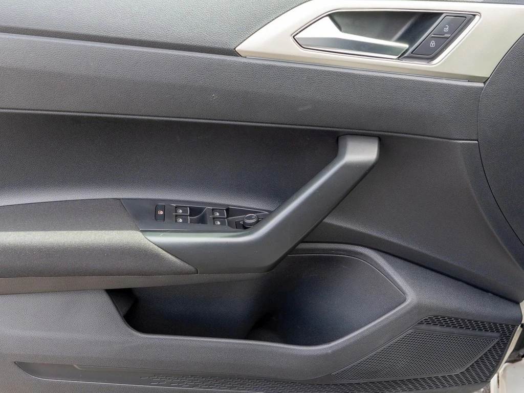 Volkswagen-Polo-image-15