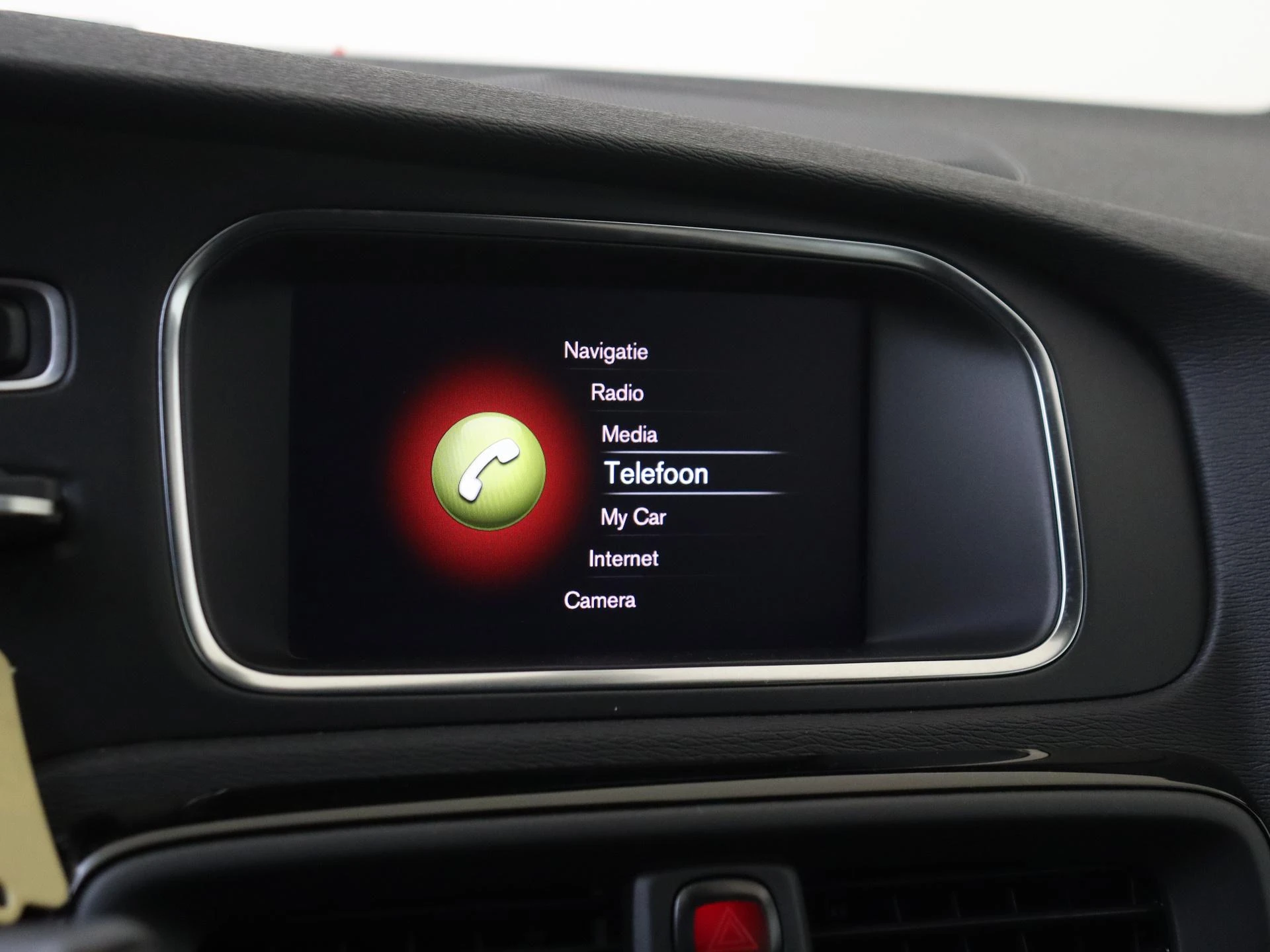 Volvo-V40-image-16