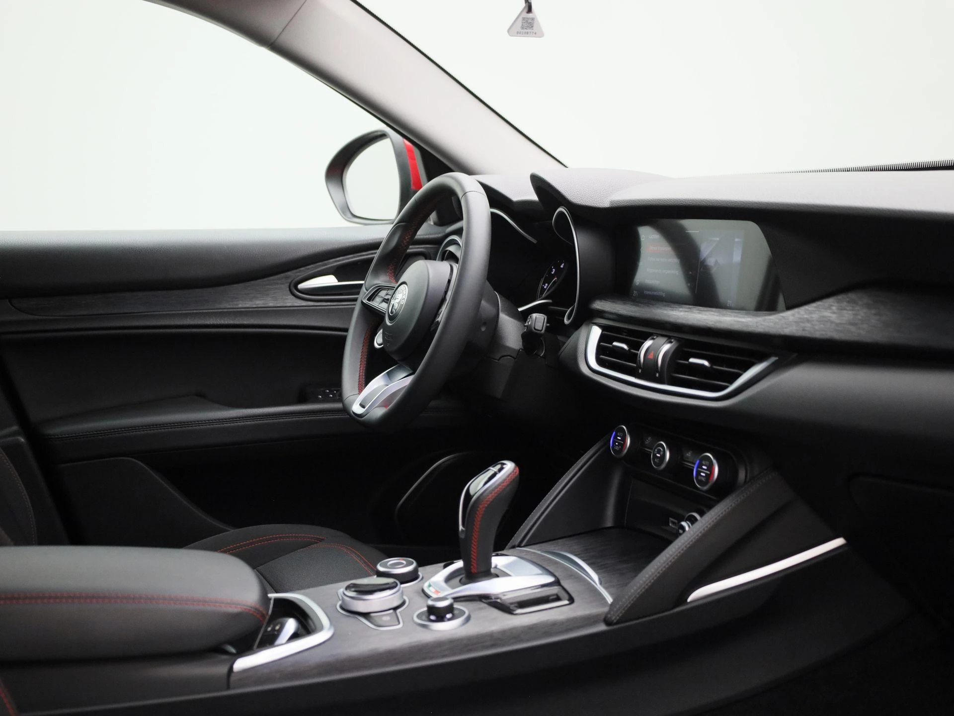 Alfa Romeo-Stelvio-image-34