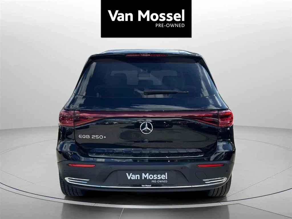 Mercedes-Benz-EQB-image-5