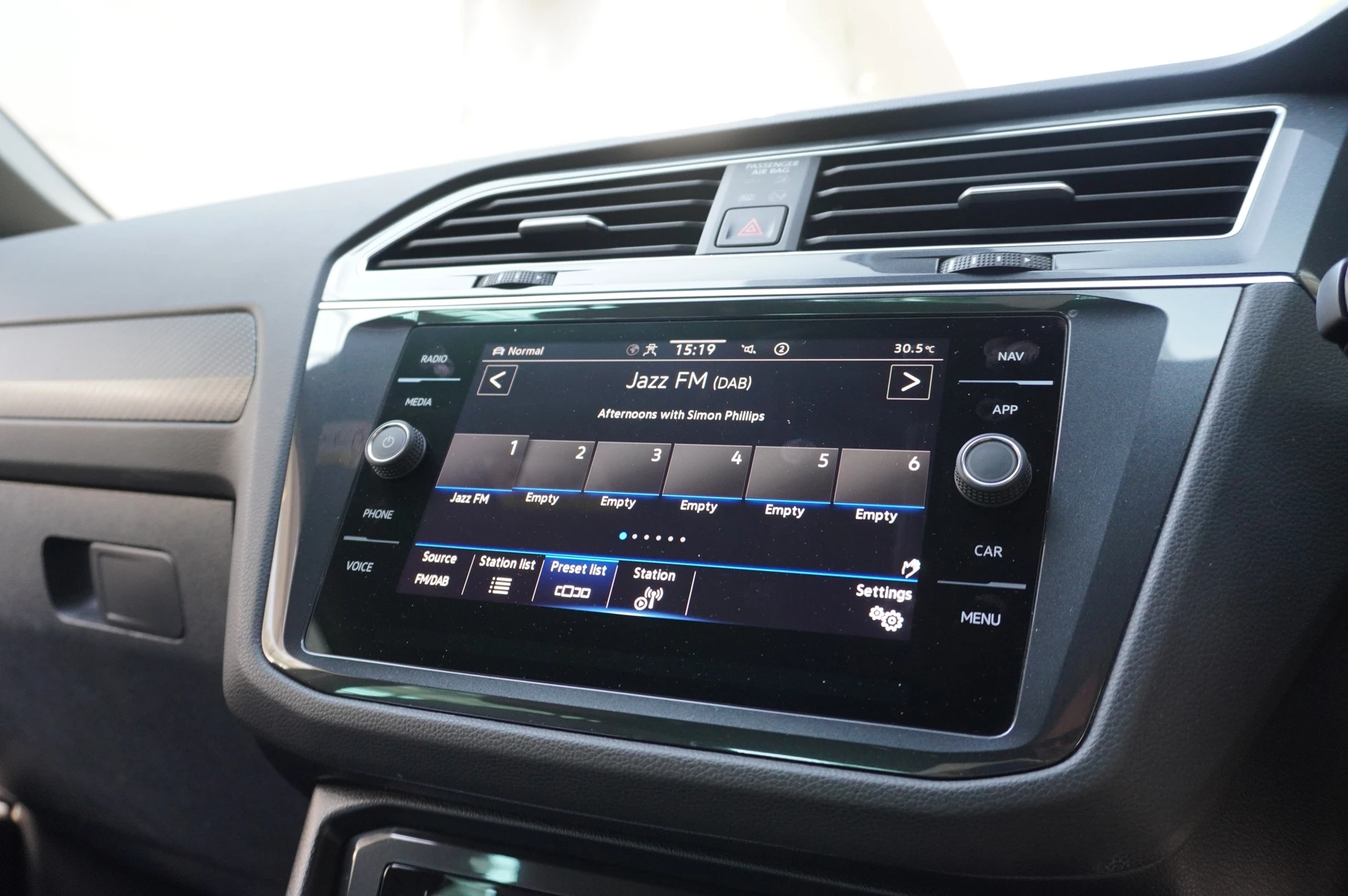 Volkswagen-Tiguan-image-33