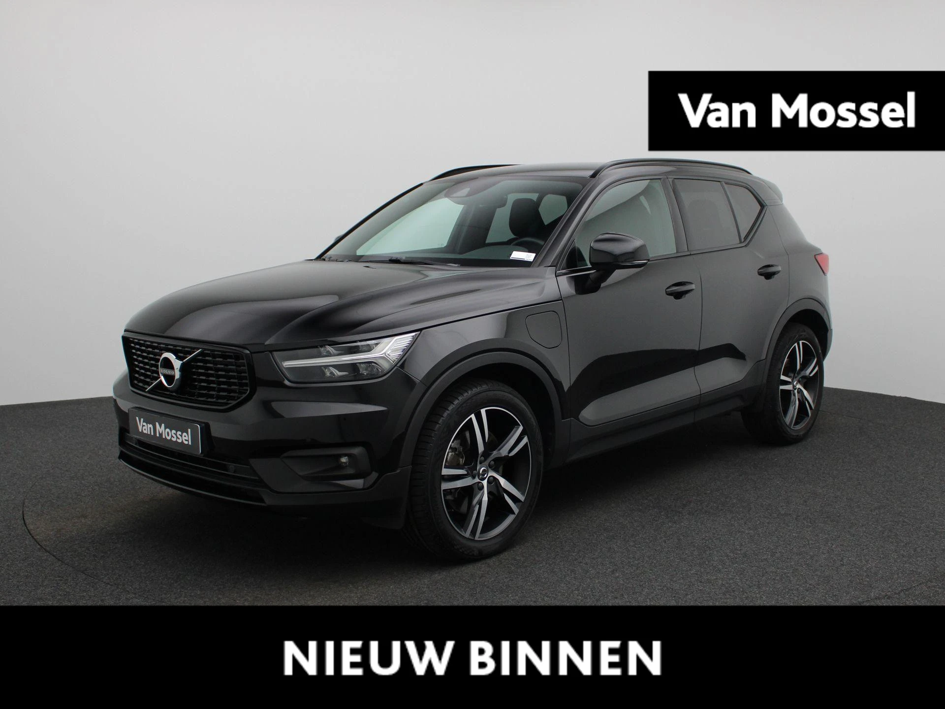 Volvo-XC40-image-0