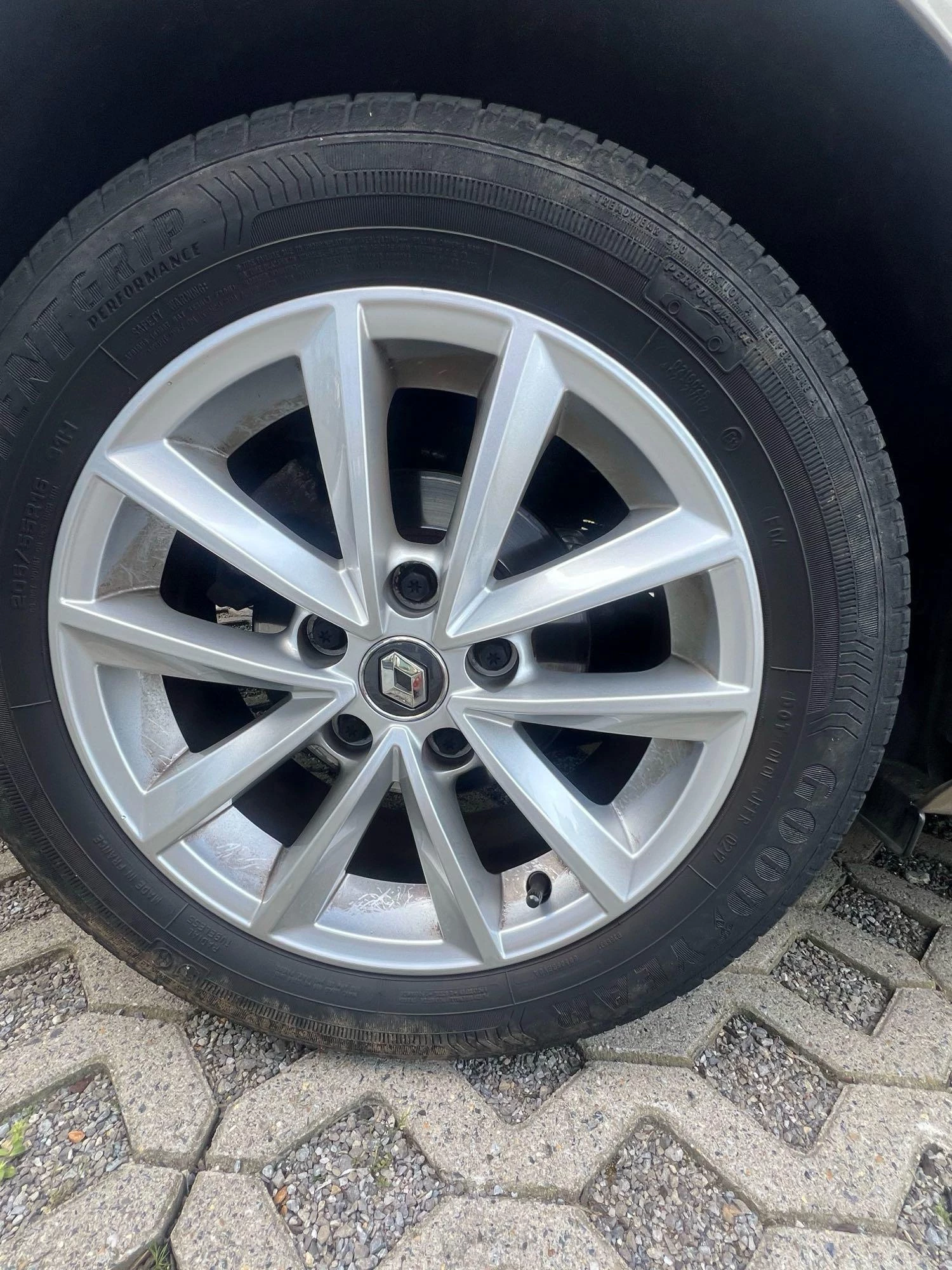 Renault-Mégane Grand Tour-image-16