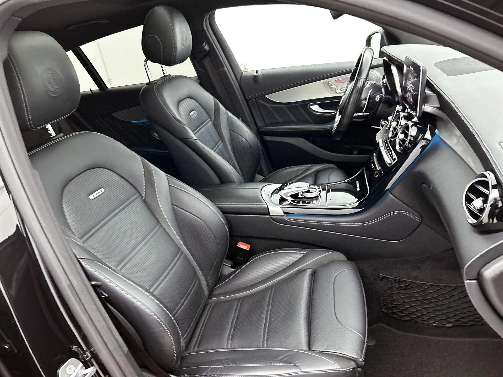 Mercedes-Benz-GLC-image-53