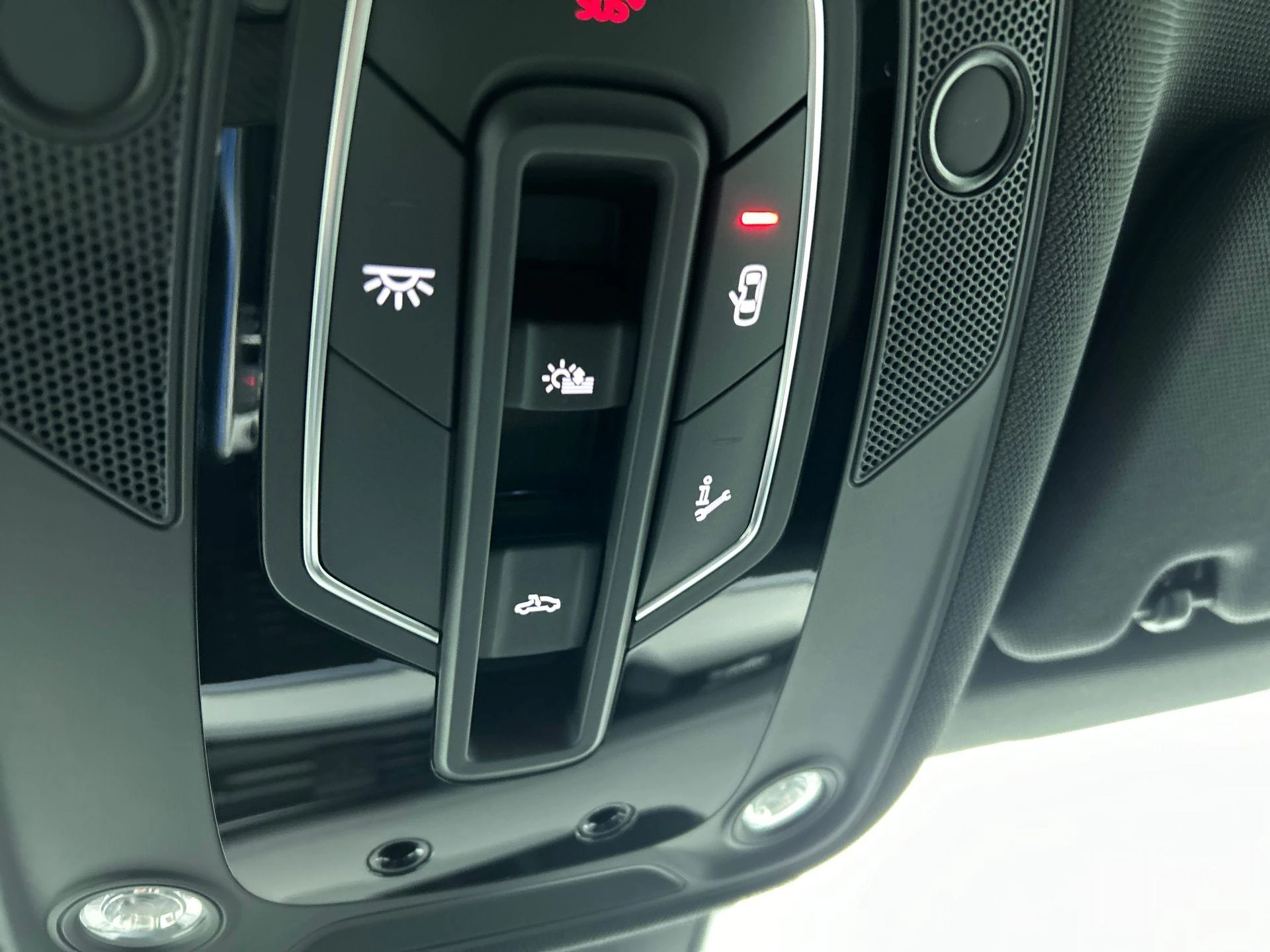 Audi-Q8 e-tron-image-20