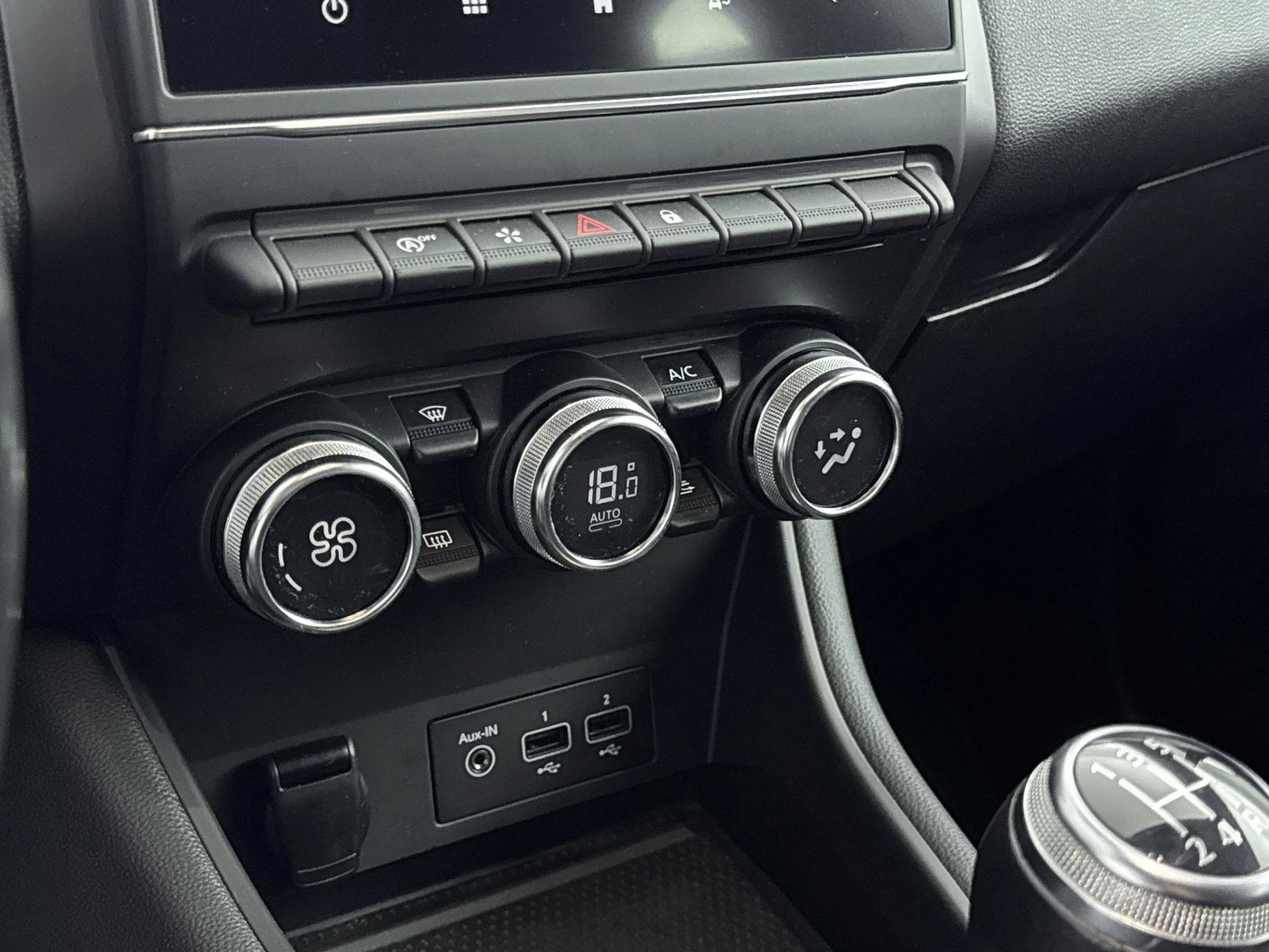 Renault-Captur-image-17