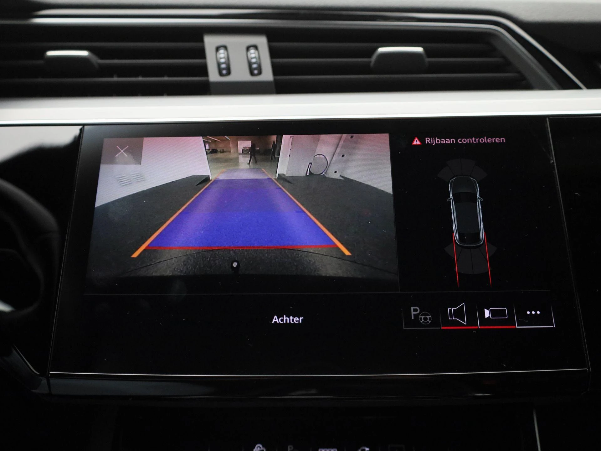 Audi-e-tron-image-34