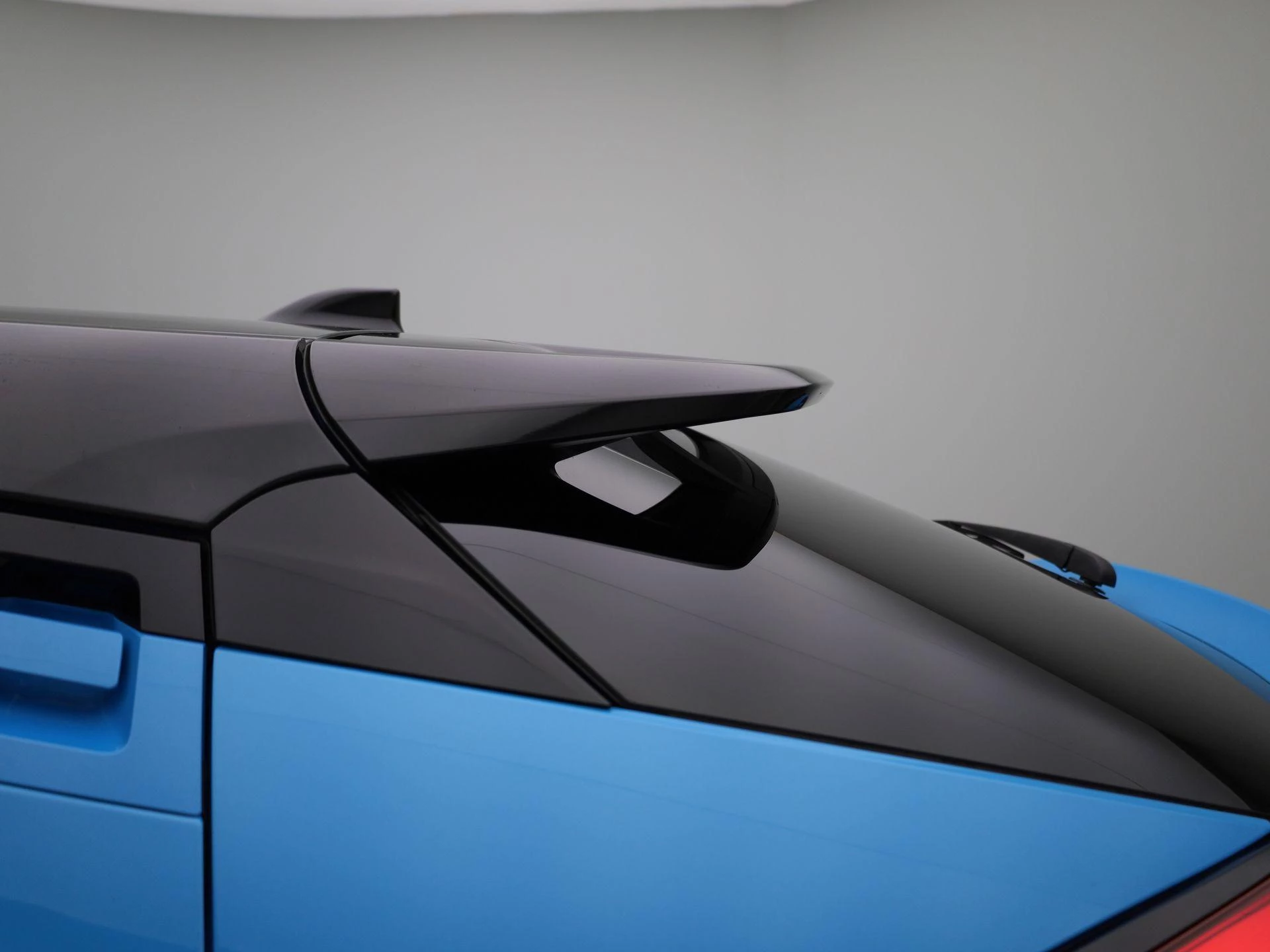 Toyota-C-HR-image-38