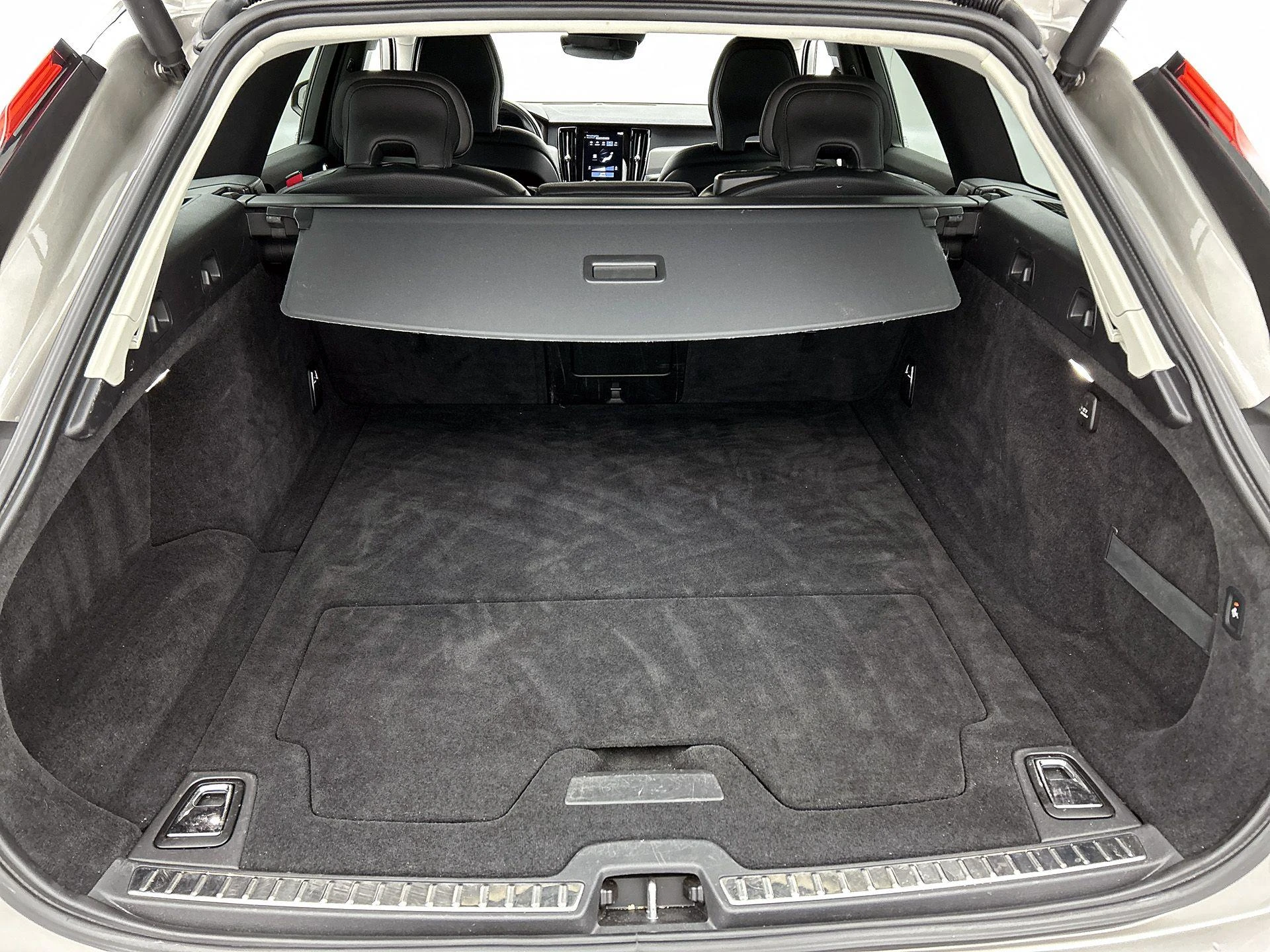 Volvo-V90-image-33