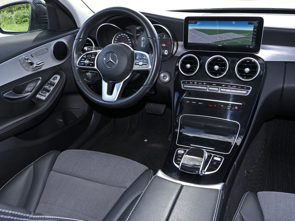 Mercedes-Benz-C-Klasse 220-image-8