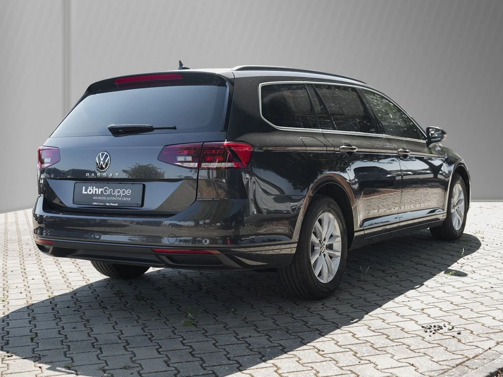 Volkswagen-Passat-image-3